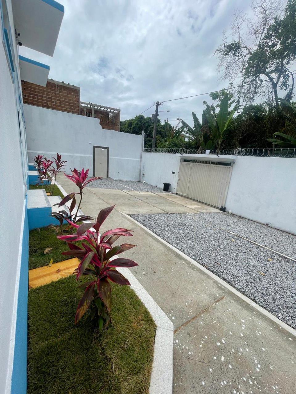 Atenas - Lofts com Cozinha - Próximo Aeroporto e Rodoviária