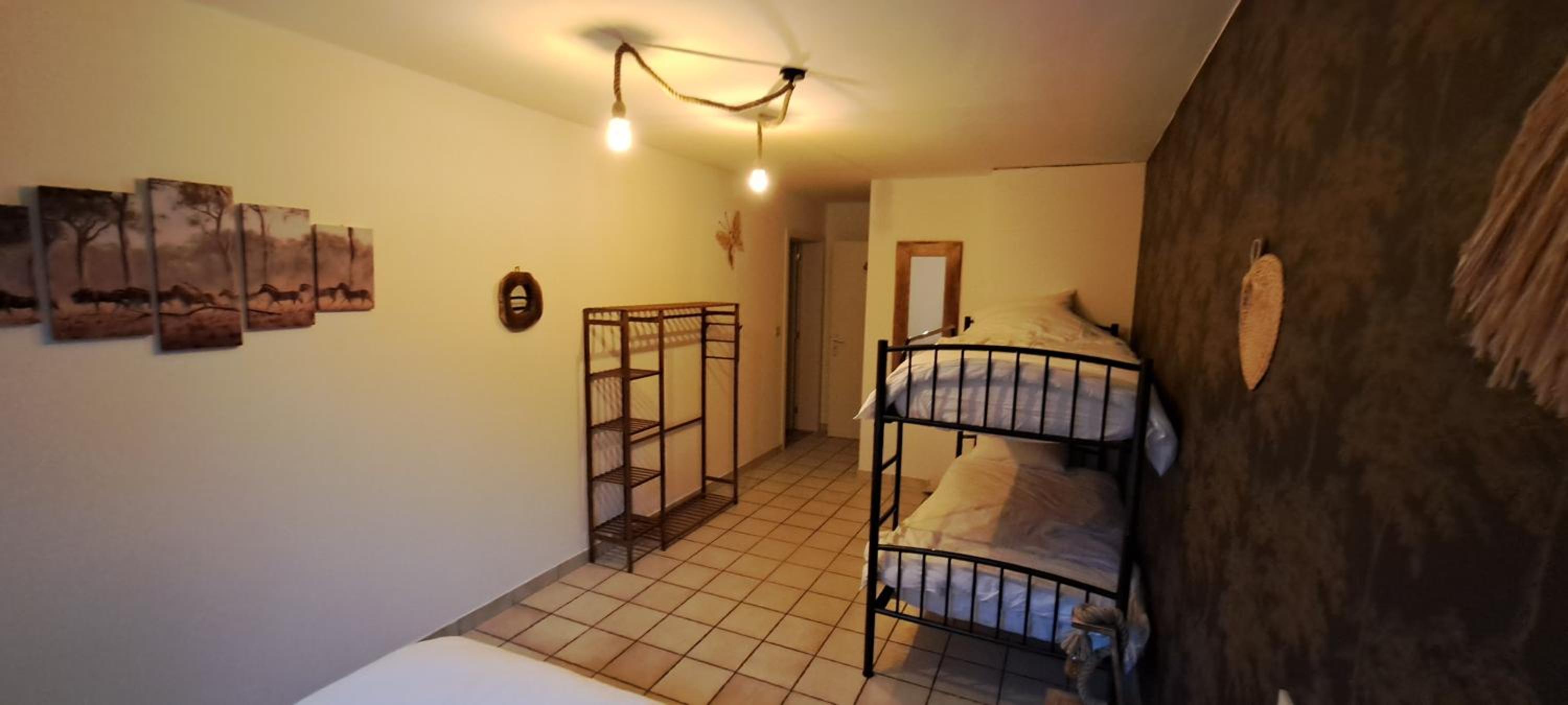Auberge Chez Dikke Vriend, Chambres et taverne