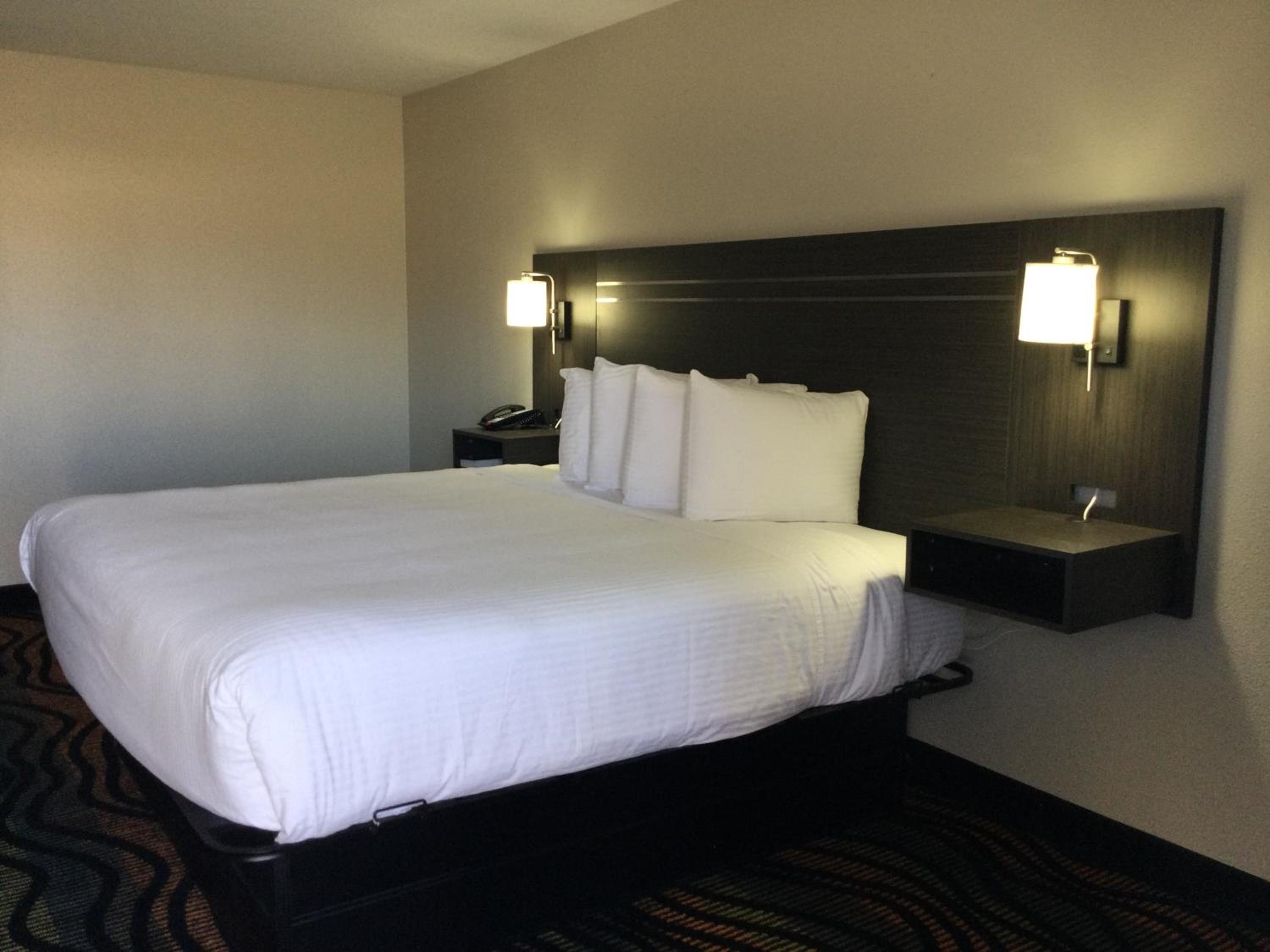 Muskogee Vacations - Americas Best Value Inn Muskogee - Property Image 1