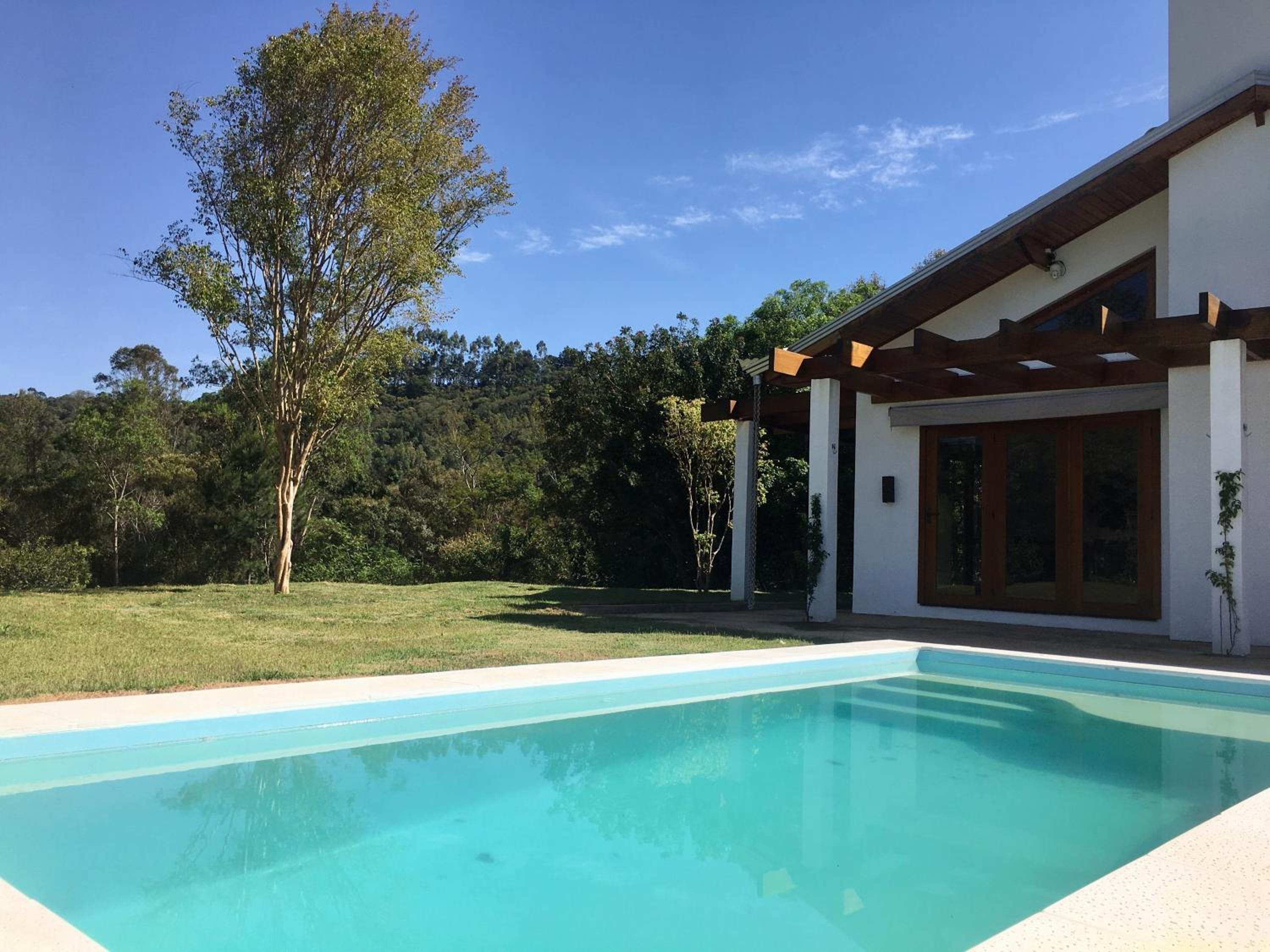 Casa de campo com piscina