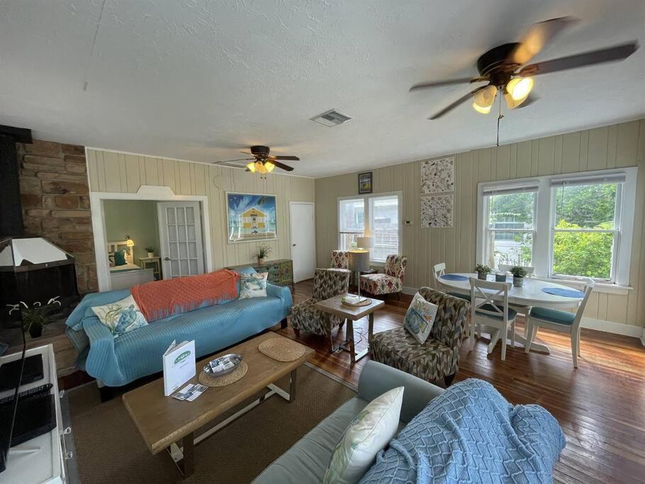 Seahorse Bungalow