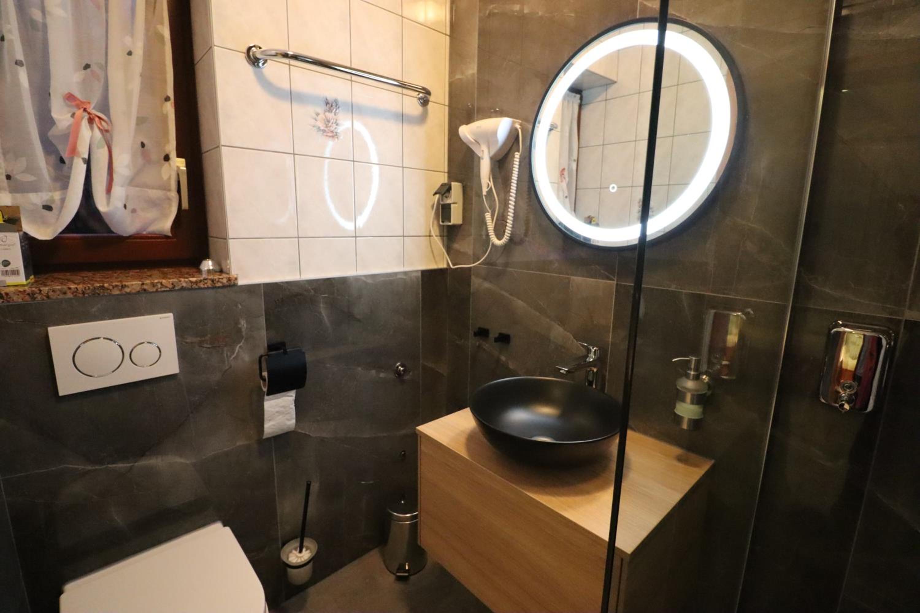Photo 60
