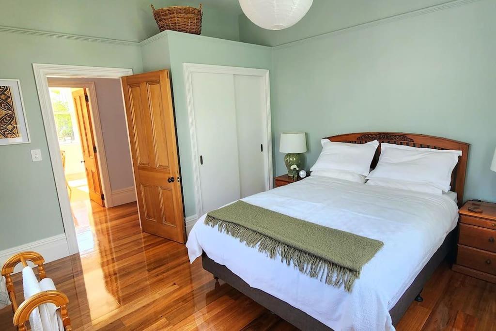 Luxury new 3 bedroom house in central city 5 star