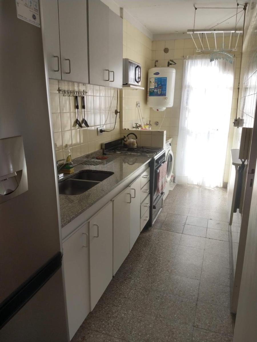 Cómodo y luminoso, 1 dormitorio, cocina, balcón