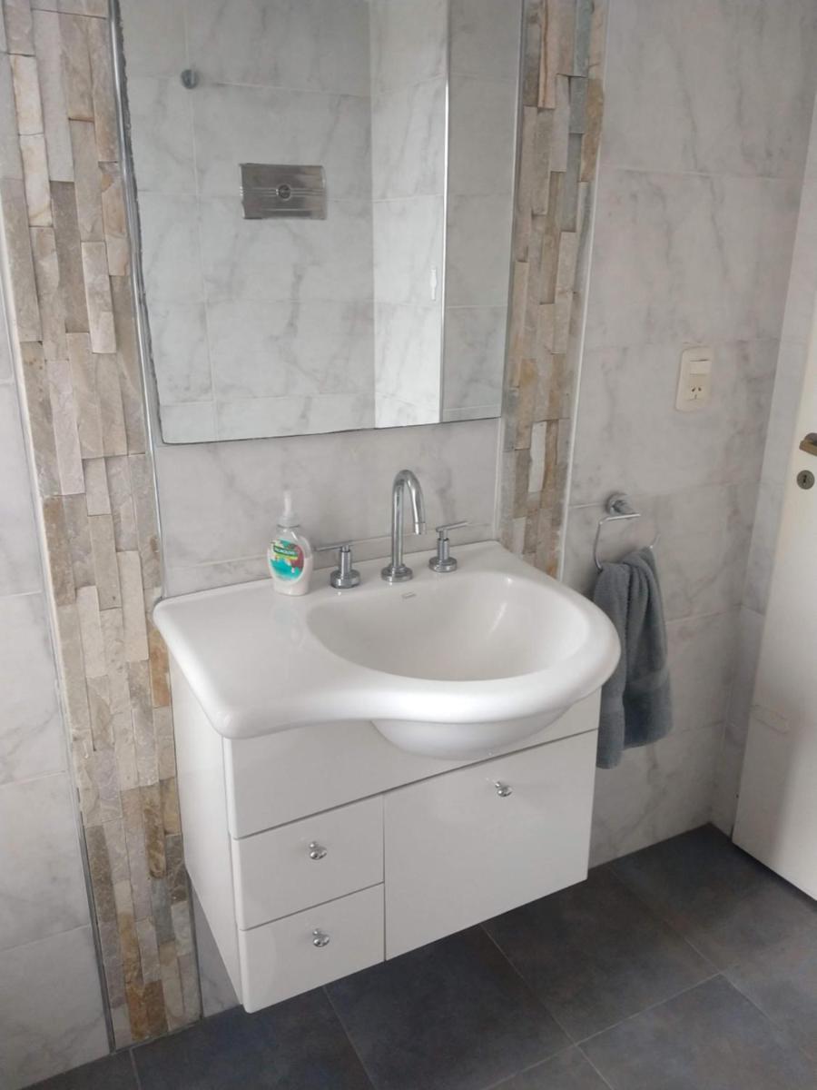 Cómodo y luminoso, 1 dormitorio, cocina, balcón