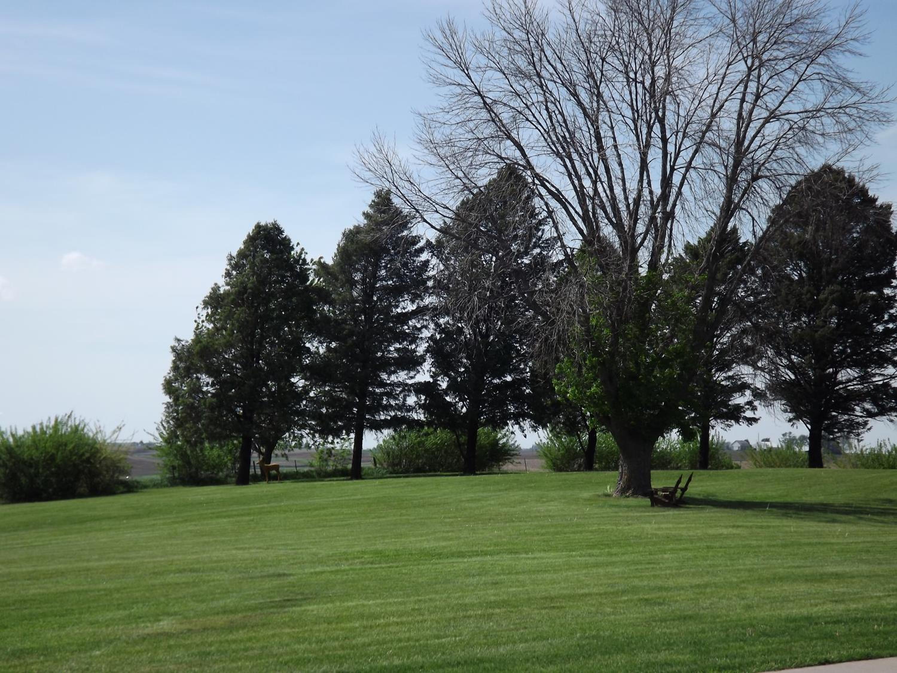Crest Country Inn