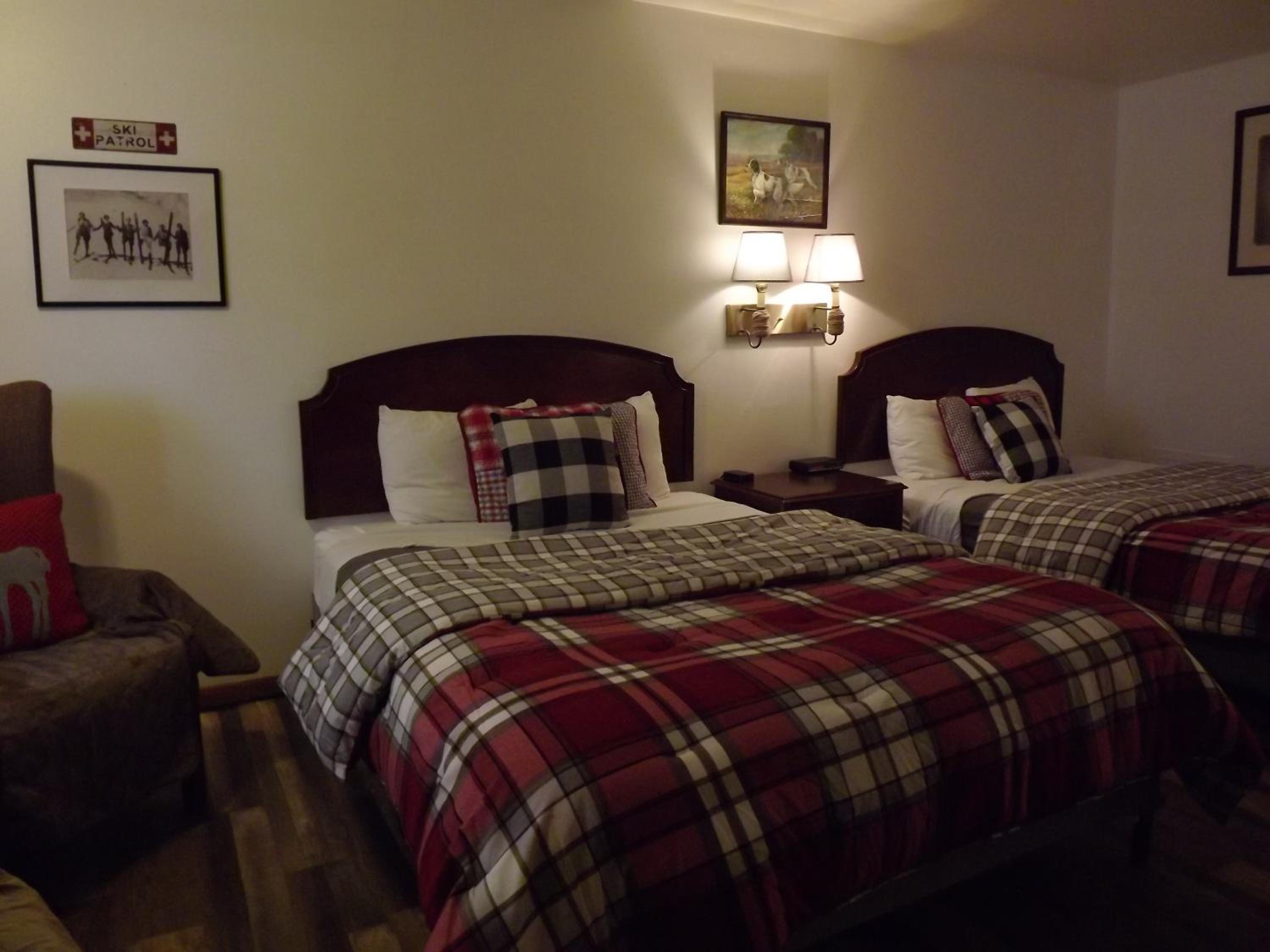 Crest Country Inn