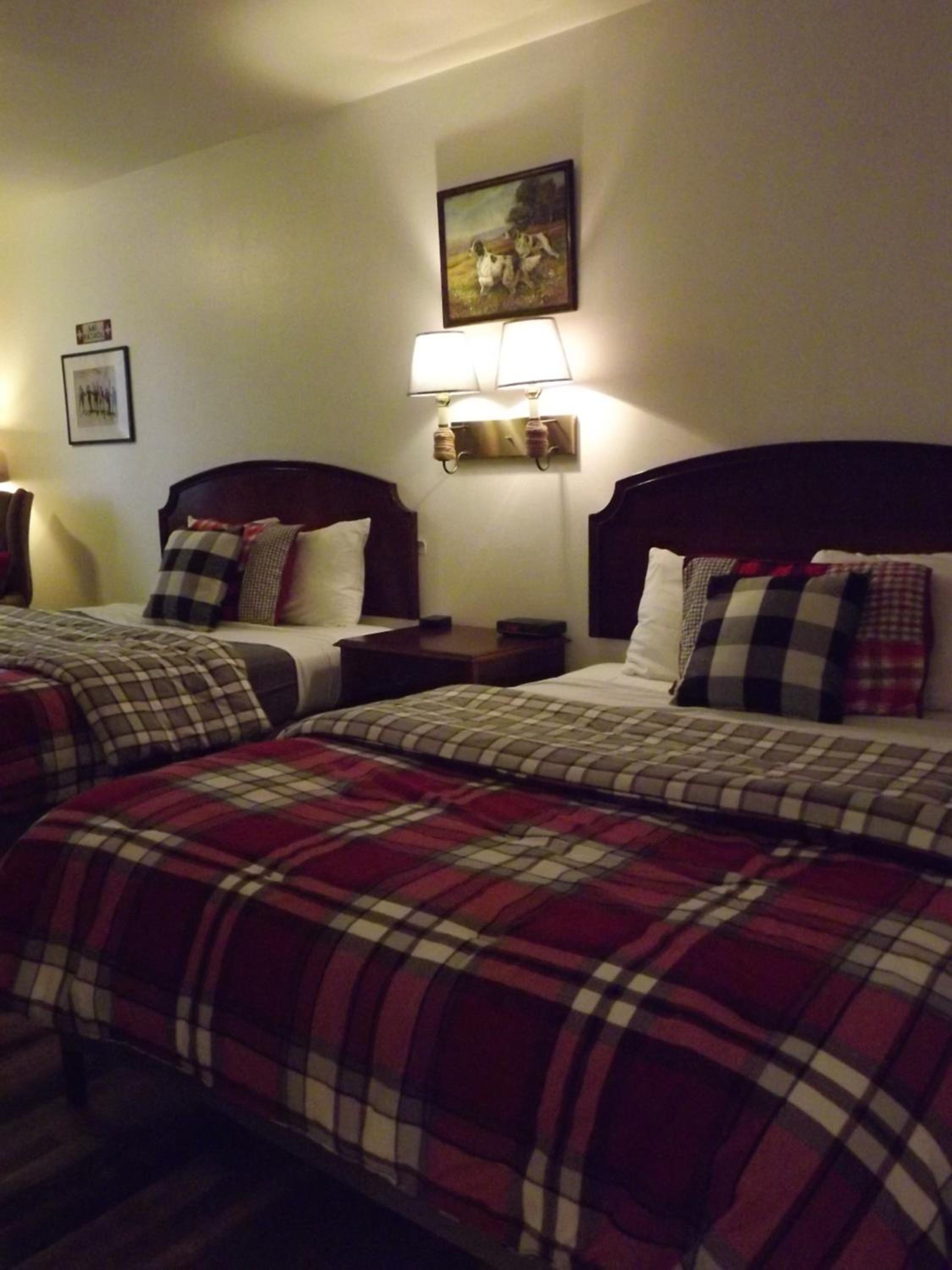 Crest Country Inn