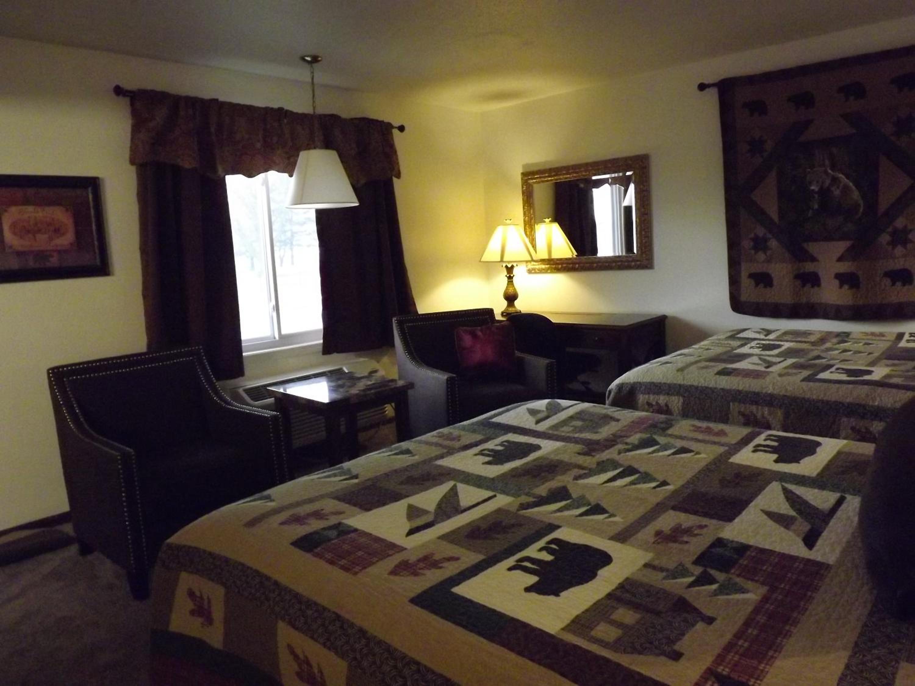 Crest Country Inn