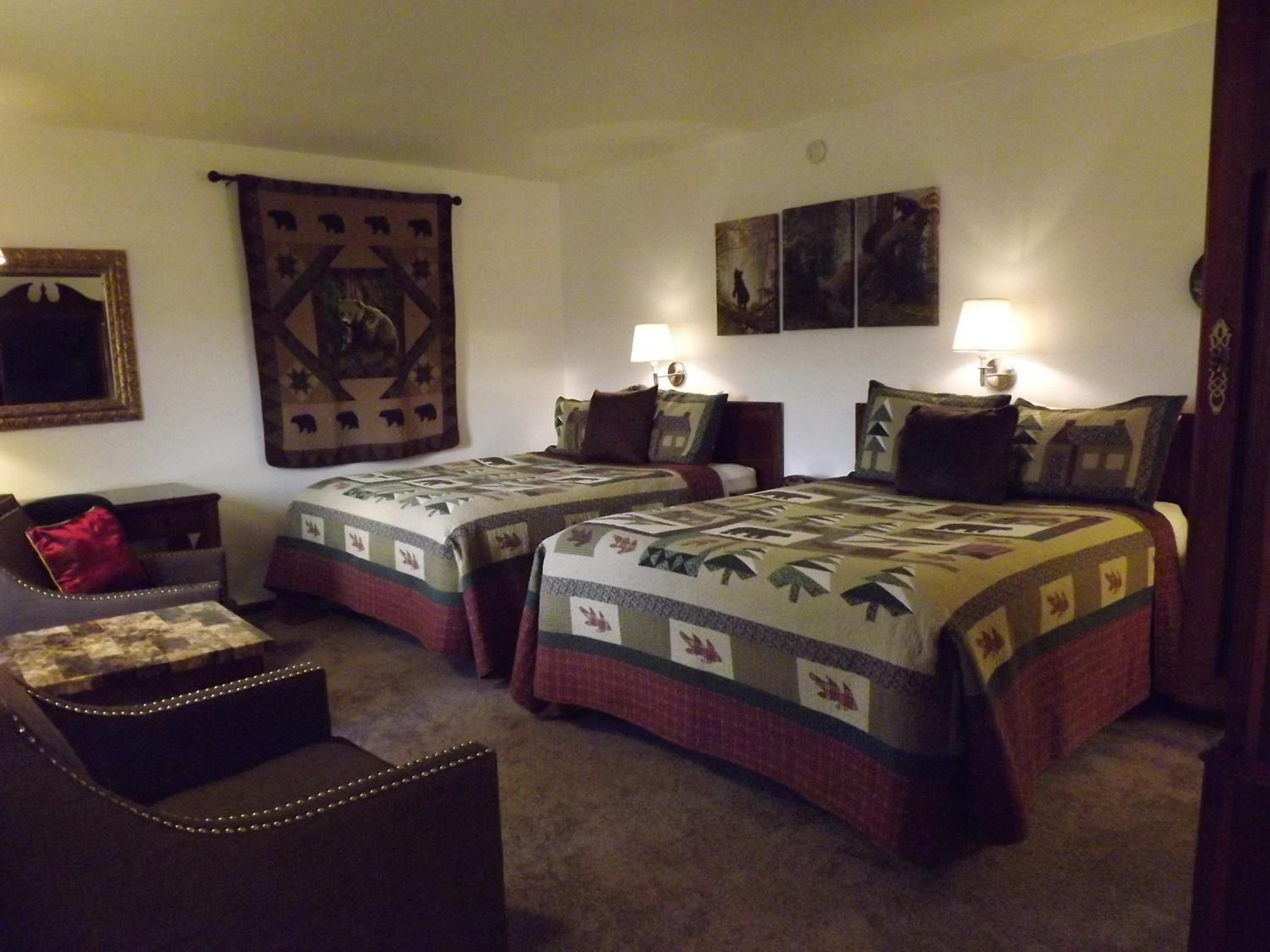 Crest Country Inn