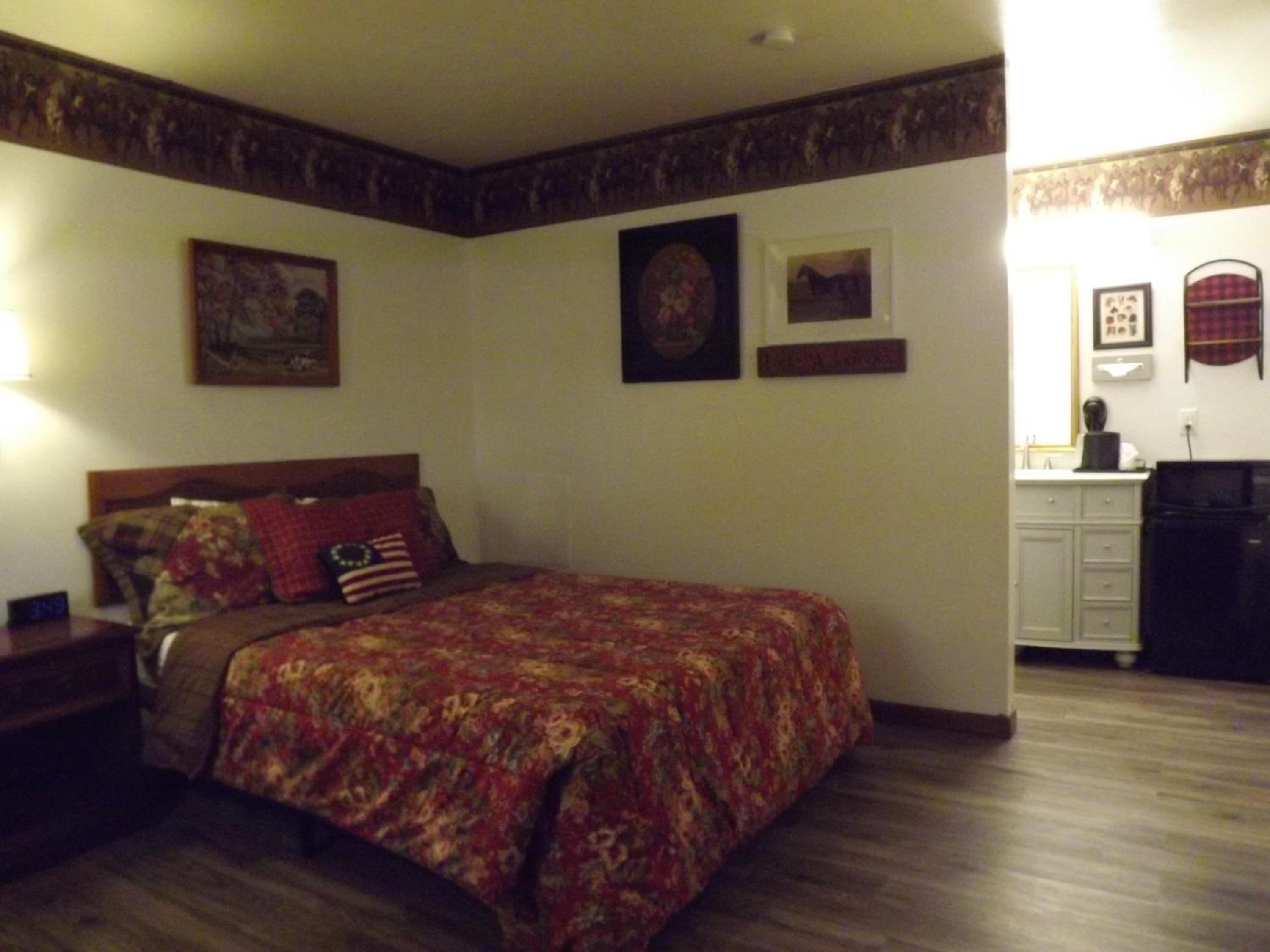 Crest Country Inn