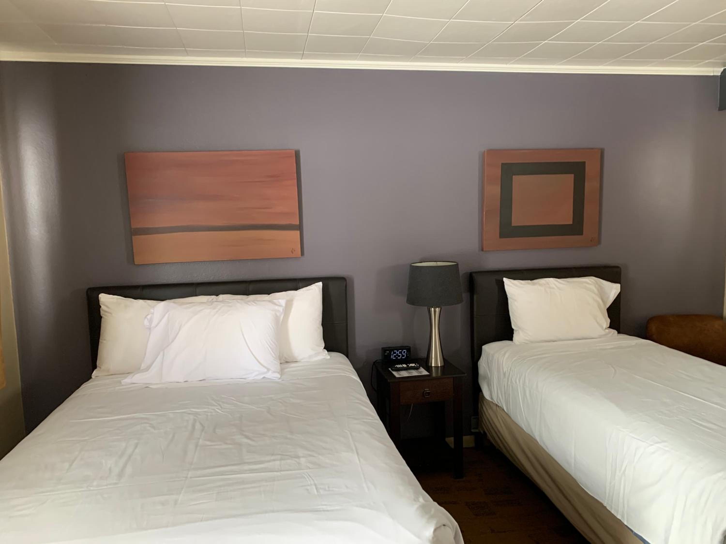 Mount Pleasant Vacations - The Triangle Motel - Property Image 2