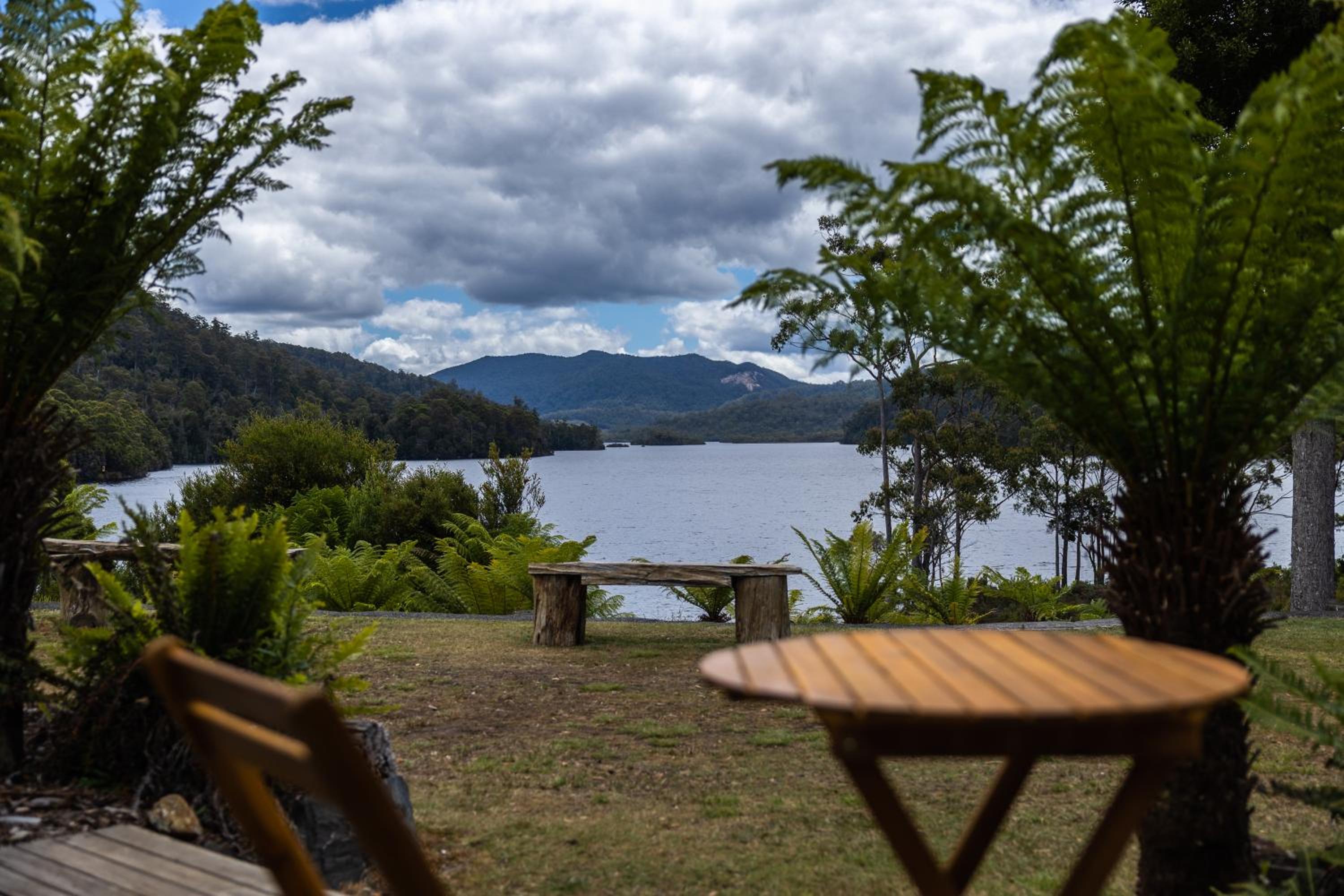 Tullah Lakeside Lodge