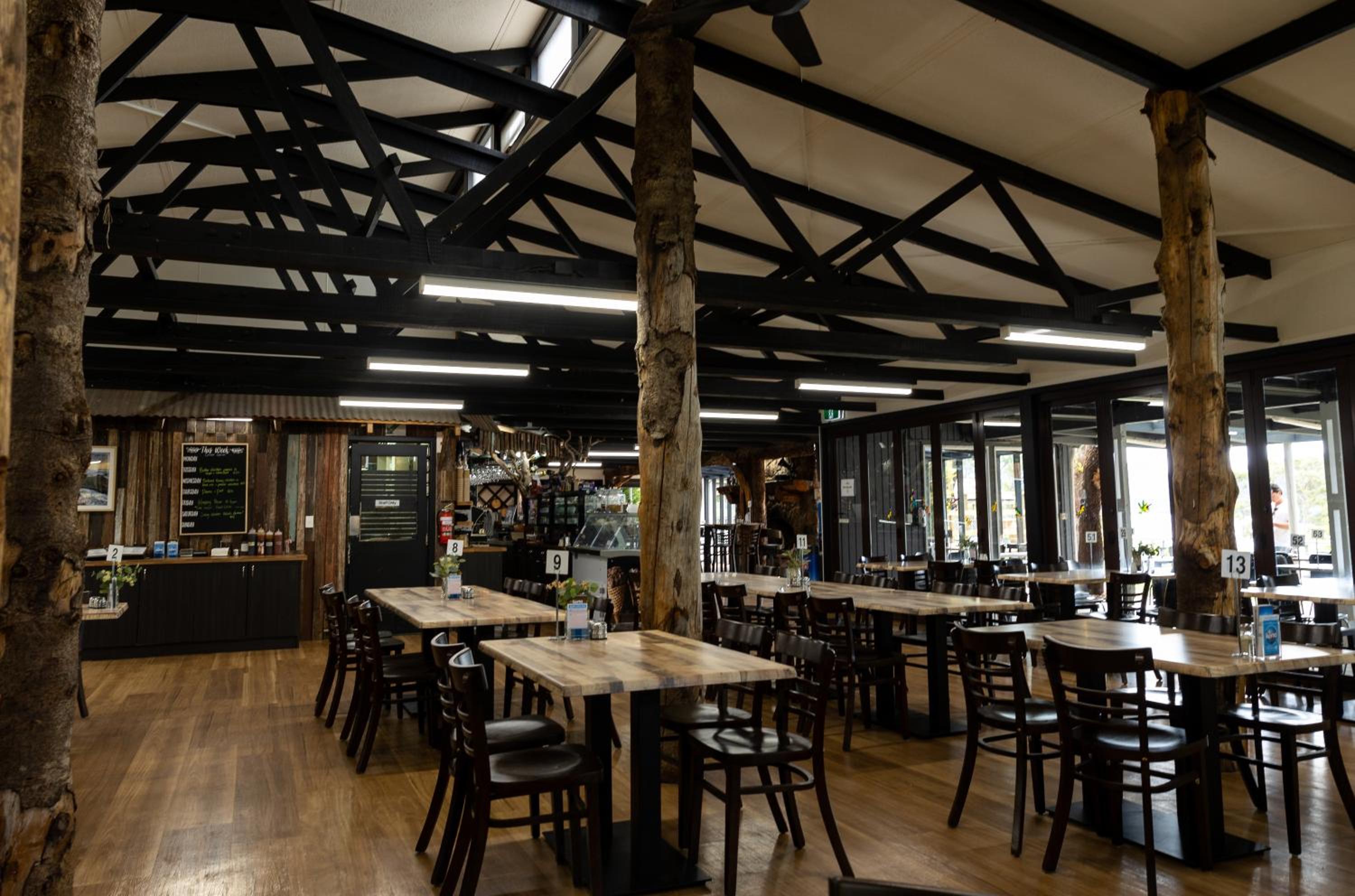 Tullah Lakeside Lodge
