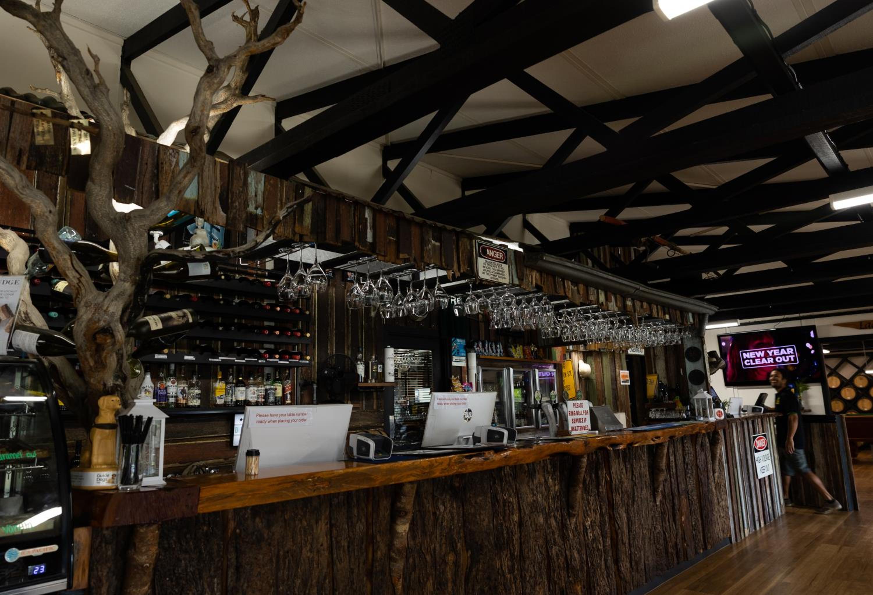 Tullah Lakeside Lodge