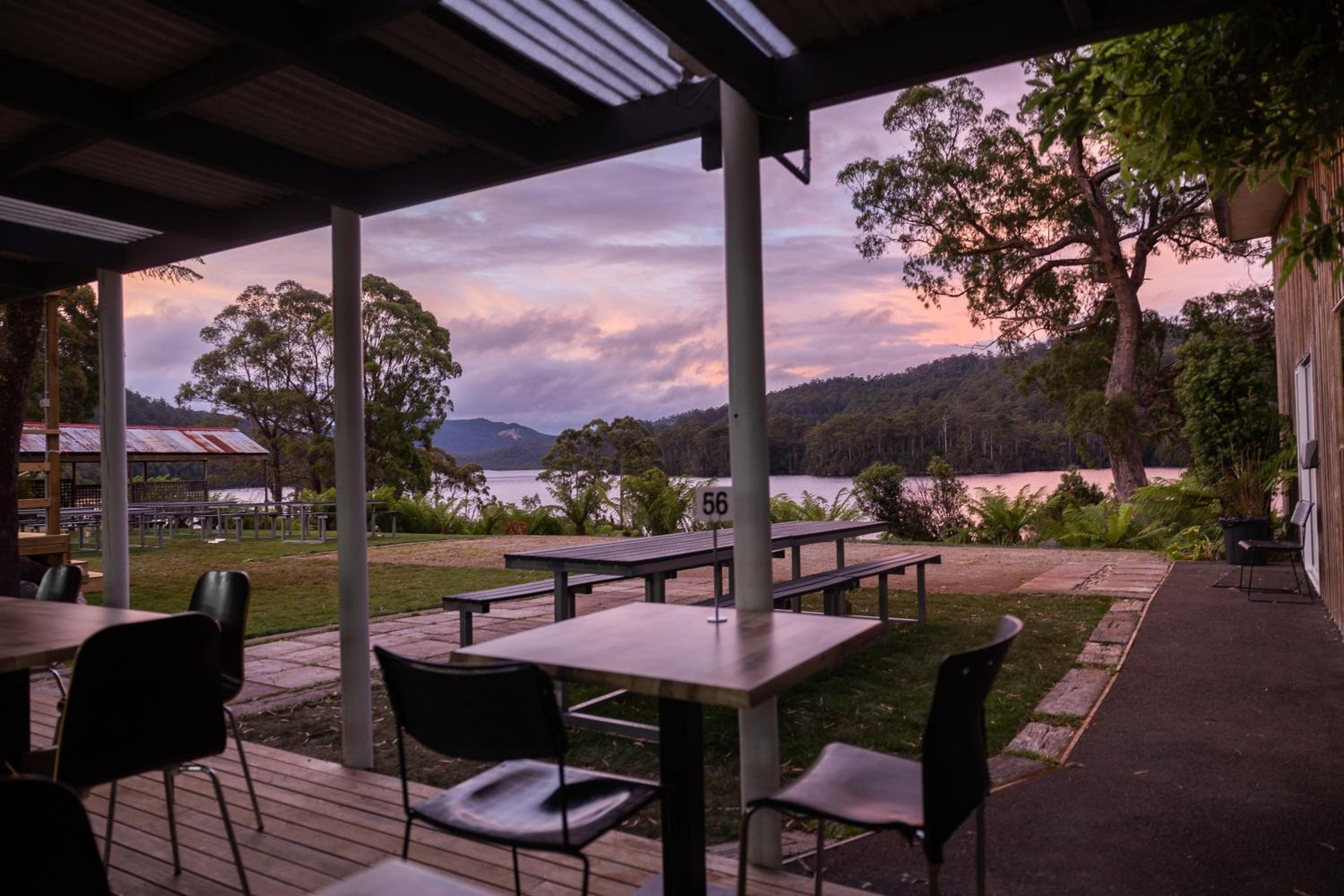 Tullah Lakeside Lodge