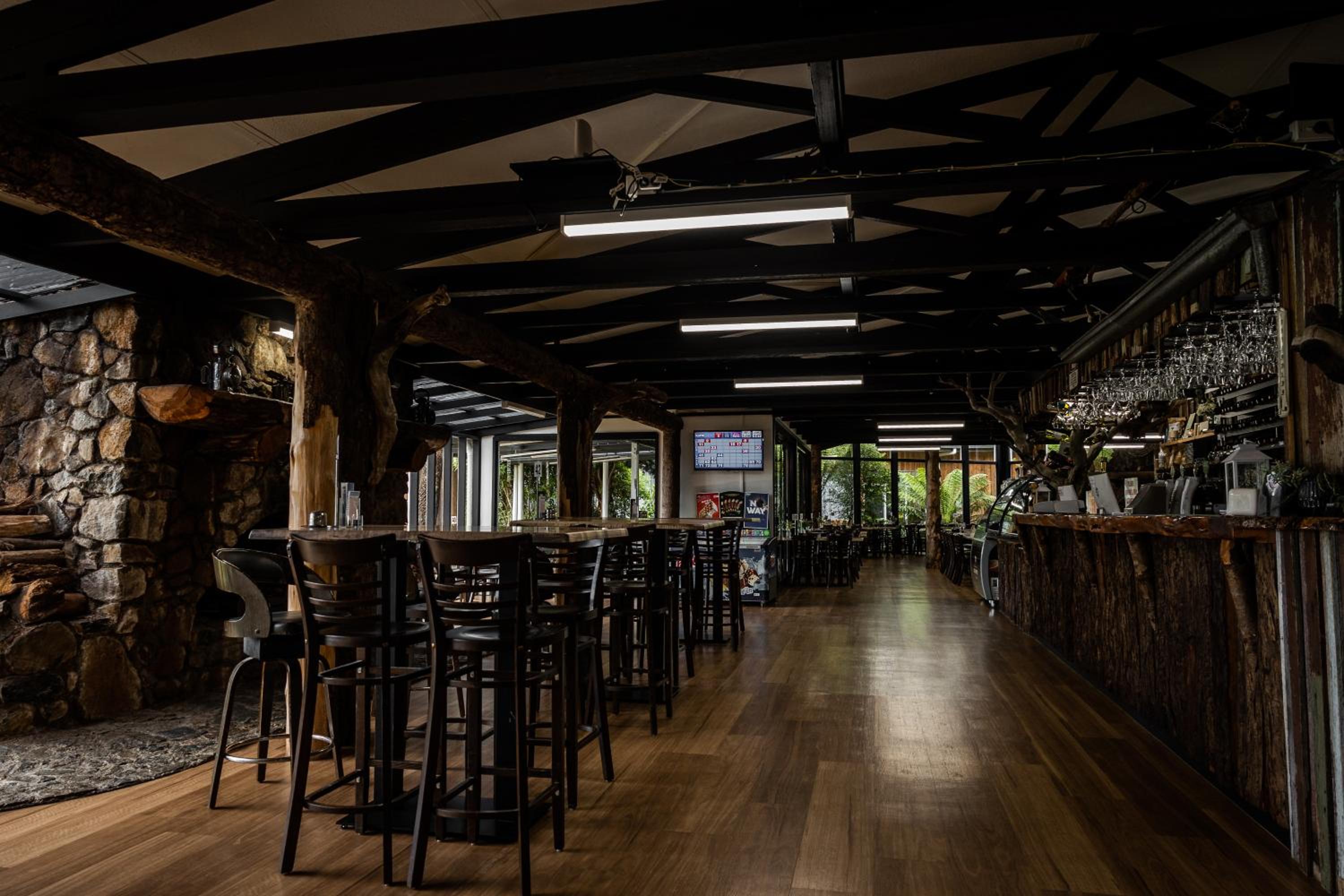 Tullah Lakeside Lodge