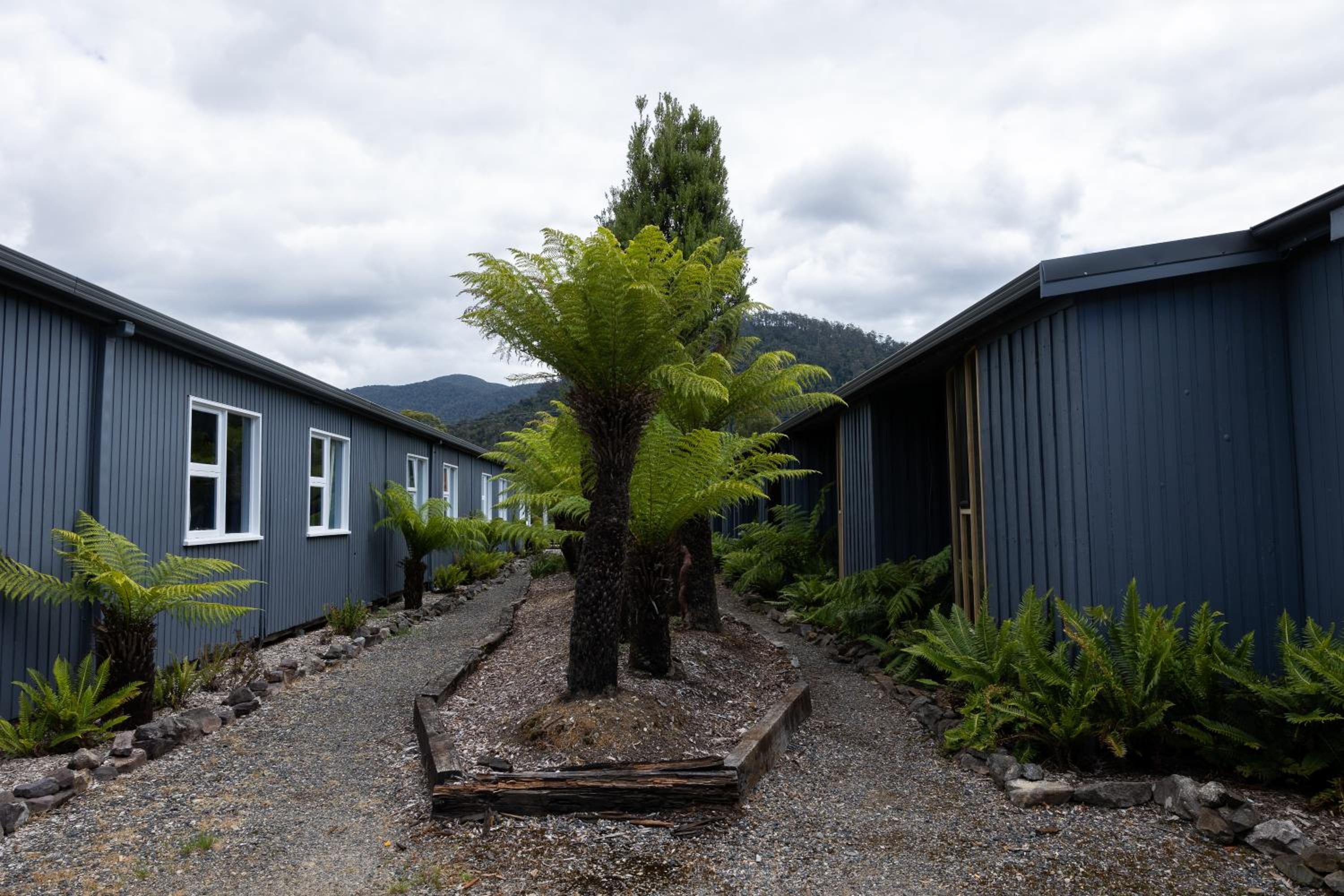 Tullah Lakeside Lodge