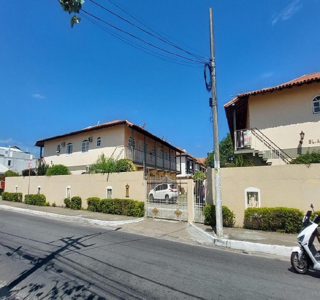 Ótimo apto de quarto, sala, cozinha e banheiro em Cabo Frio - caução garantia 200,00 - acomoda até 6 pessoas confortavelmente em camas - WiFi na área exter