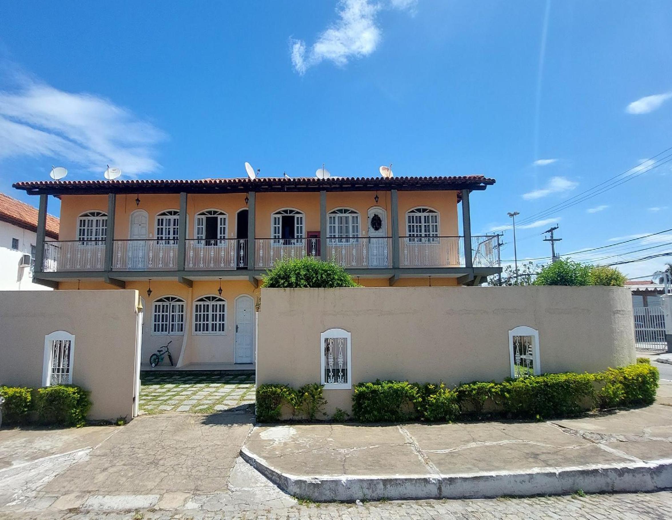 Ótimo apto de quarto, sala, cozinha e banheiro em Cabo Frio - caução garantia 200,00 - acomoda até 6 pessoas confortavelmente em camas - WiFi na área exter