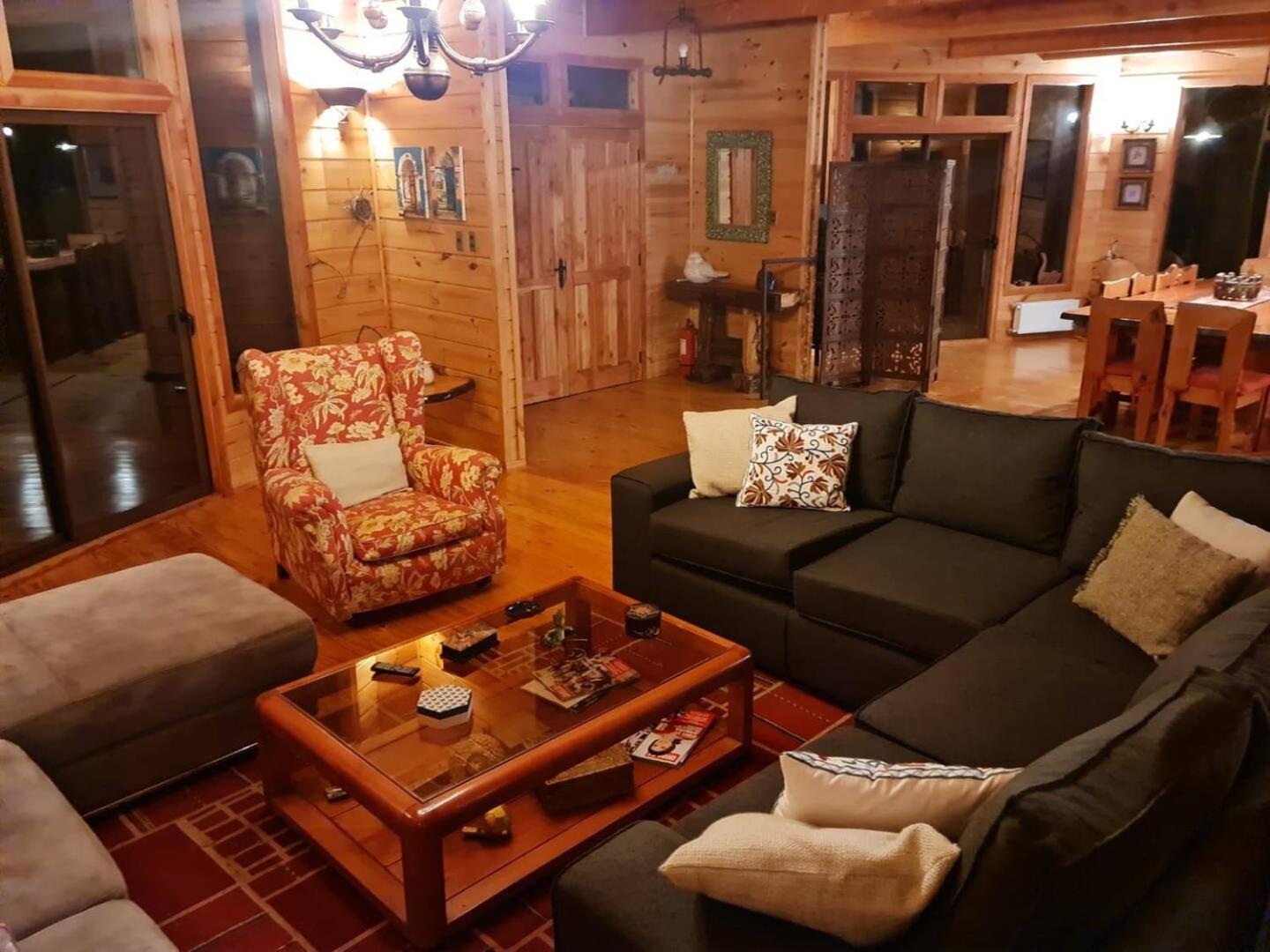 Casa Exclusiva en Reserva Huilo Huilo, 16 personas
