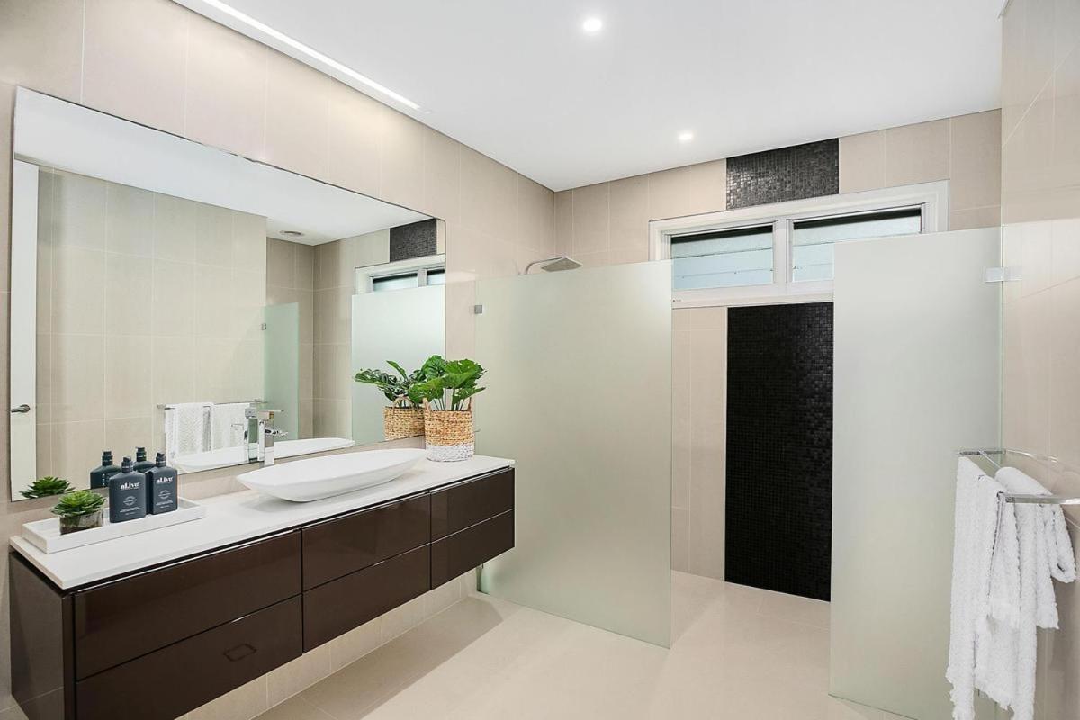 Serene Stay Breathtaking Beachfront with Spa