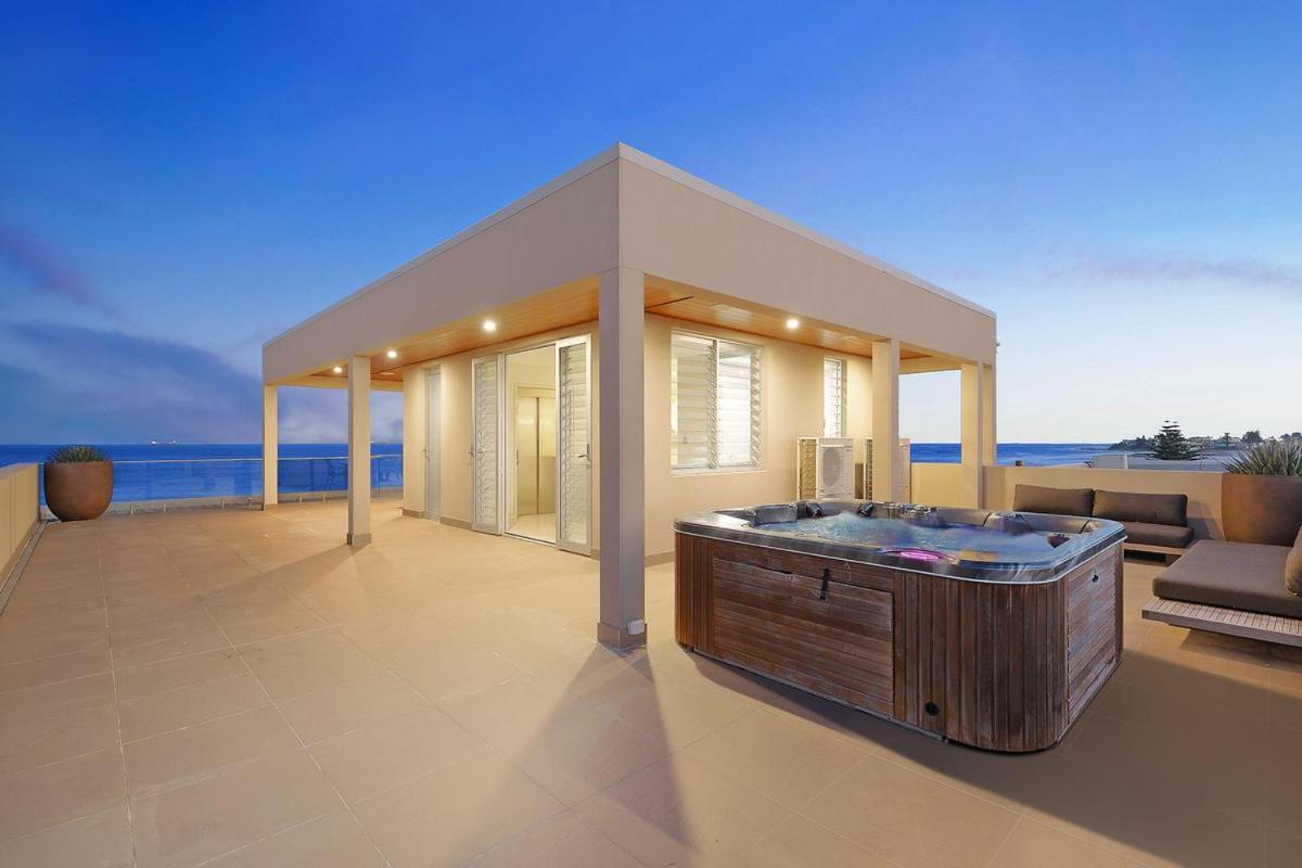Serene Stay Breathtaking Beachfront with Spa