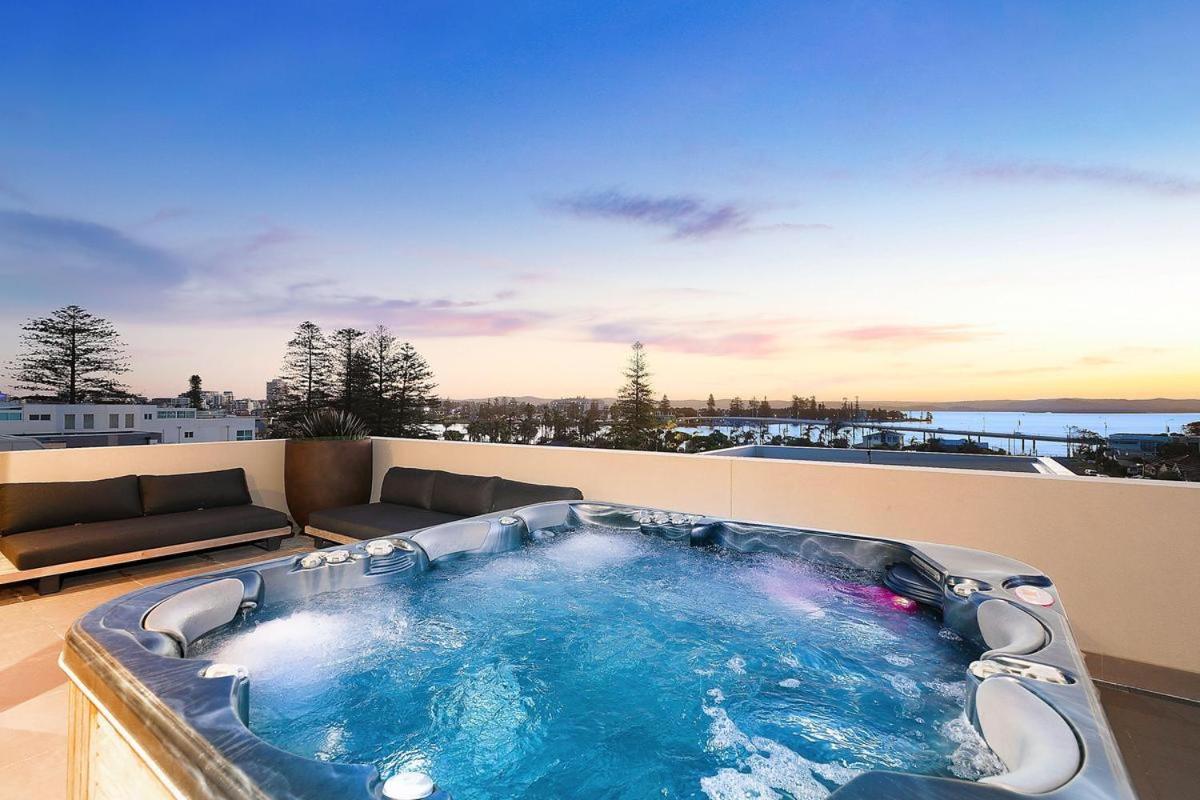 Serene Stay Breathtaking Beachfront with Spa