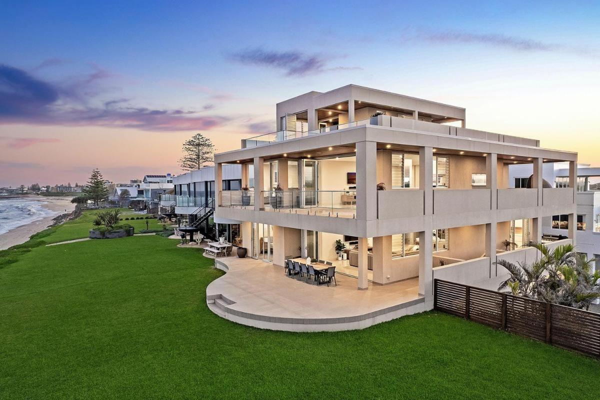Serene Stay Breathtaking Beachfront with Spa