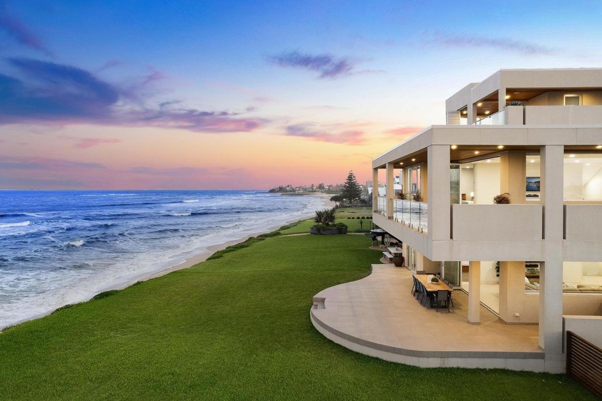 Serene Stay Breathtaking Beachfront with Spa