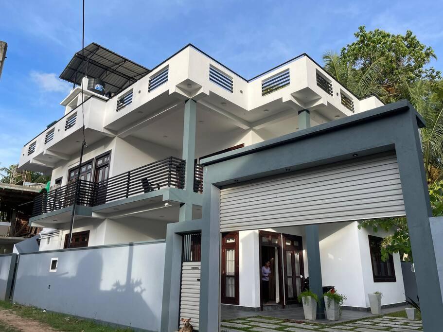 Lilly Private Luxury House view 4