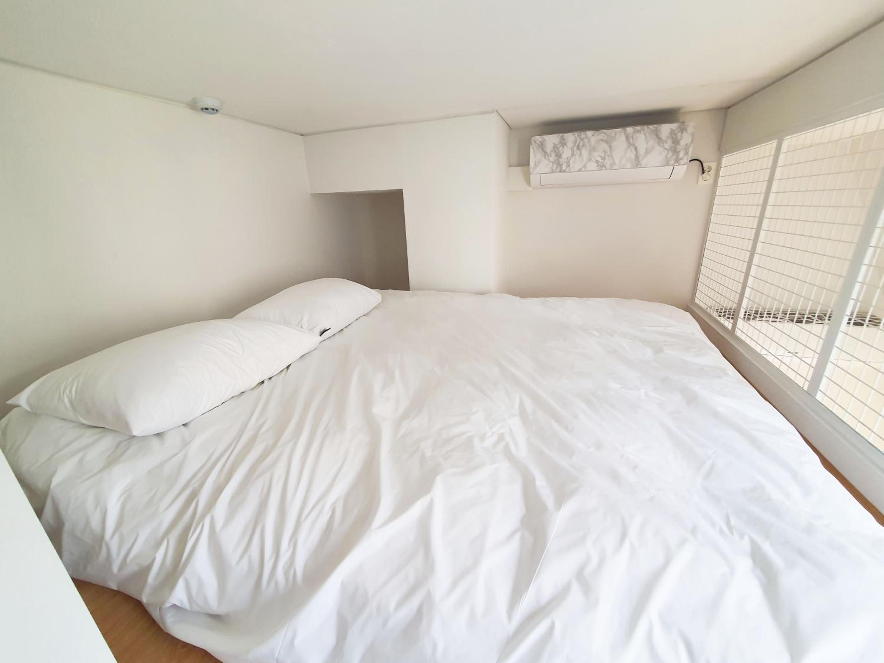 YOLO Guesthouse