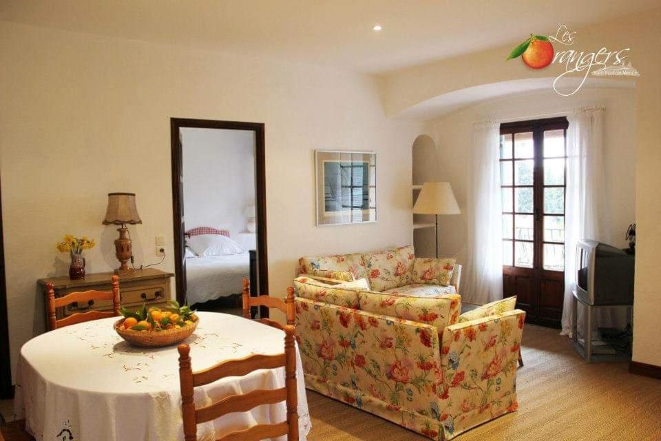 Les Orangers view 2