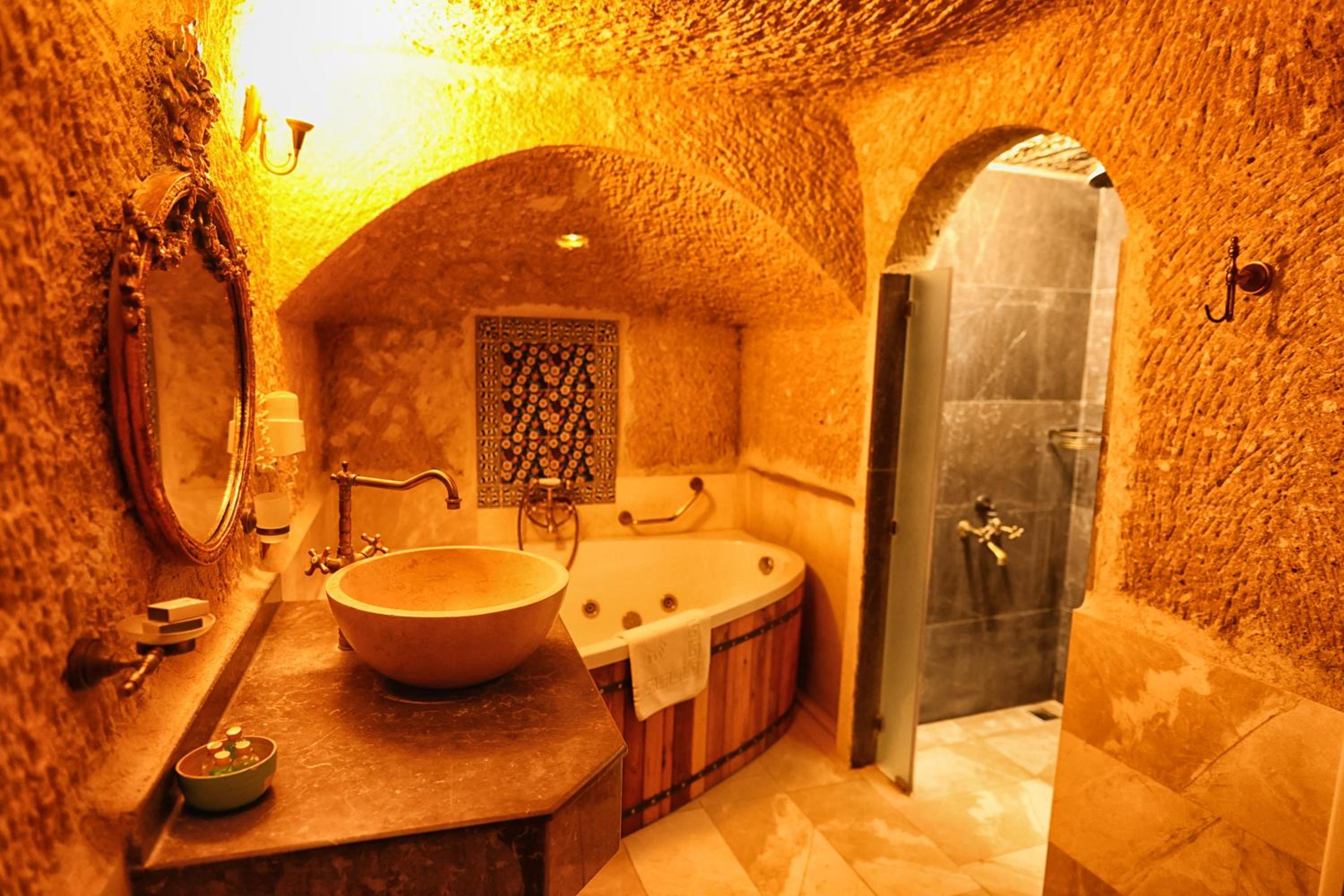 Traveller's Cave Hotel - Image 38