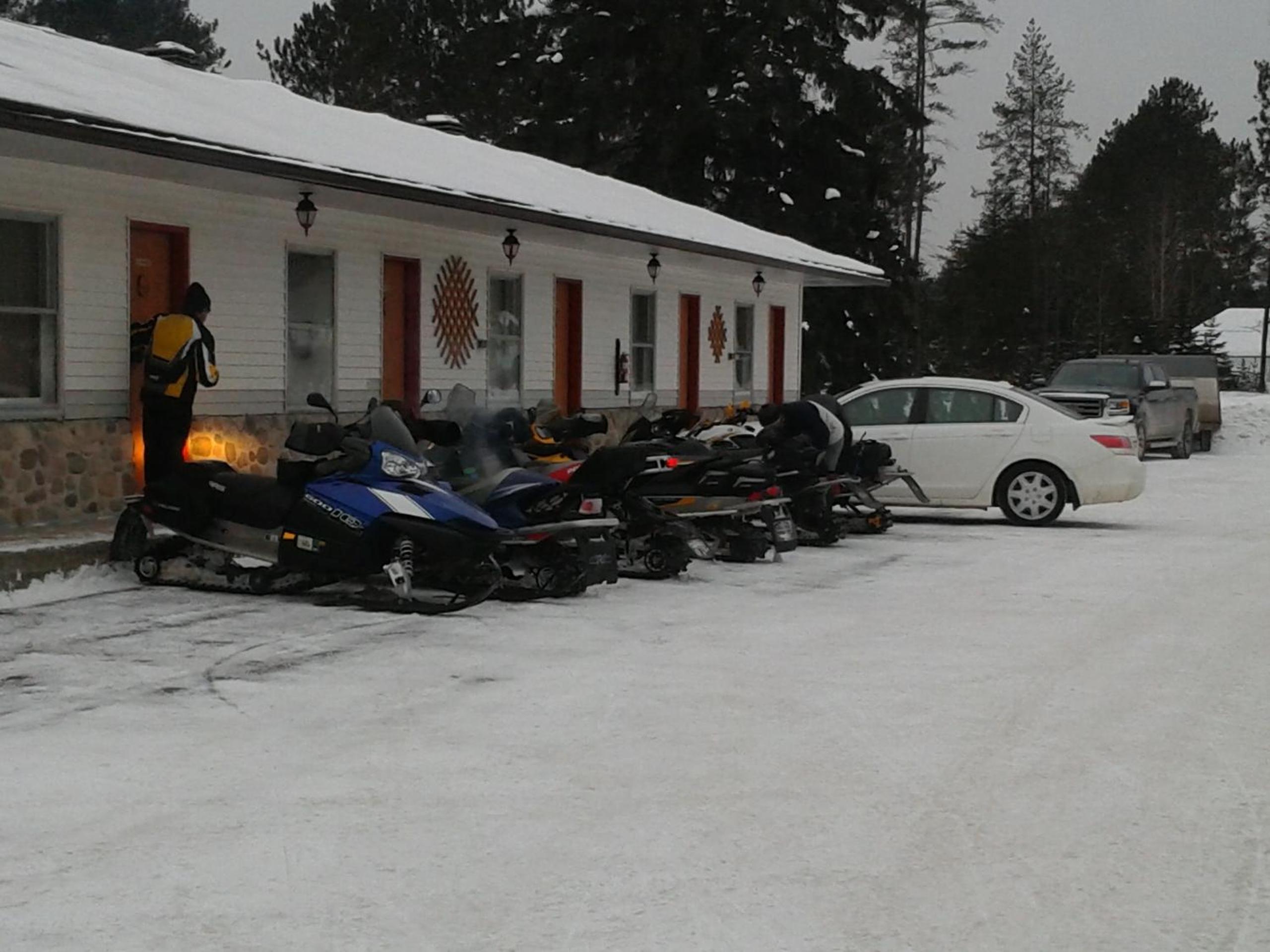 Deep River Motel