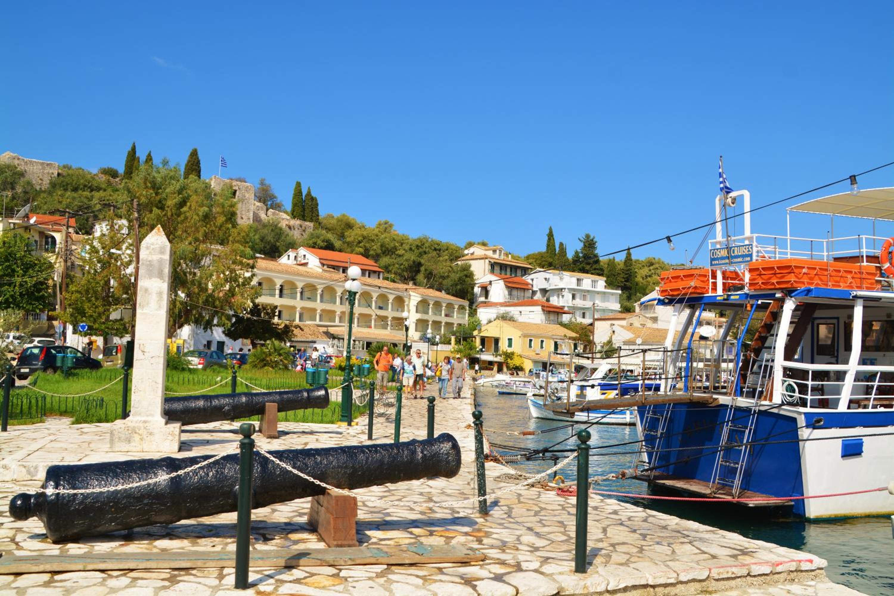Pelagia Apartment by Kormaris