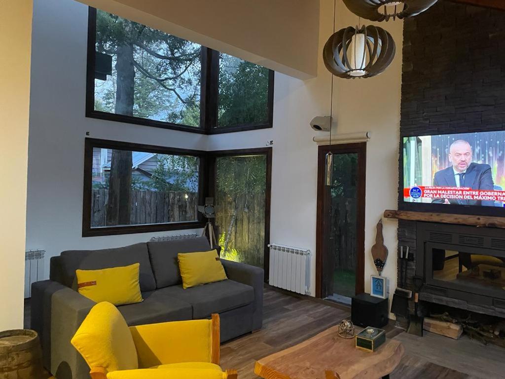CASA AZUL LIMAY VILLA LA ANGOSTURA
