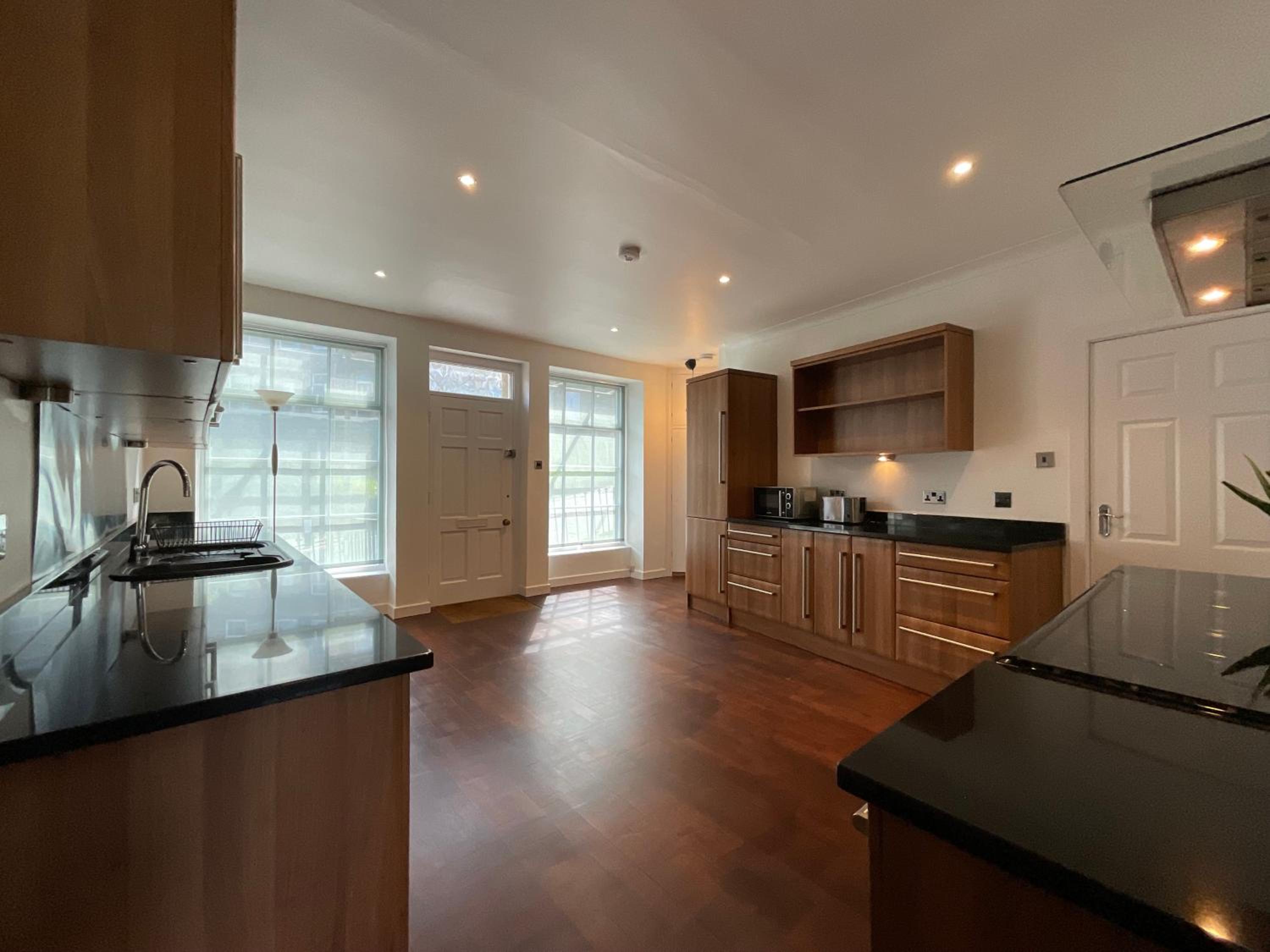 Large 4 double bedroomed townhouse in central Holmfirth view 5