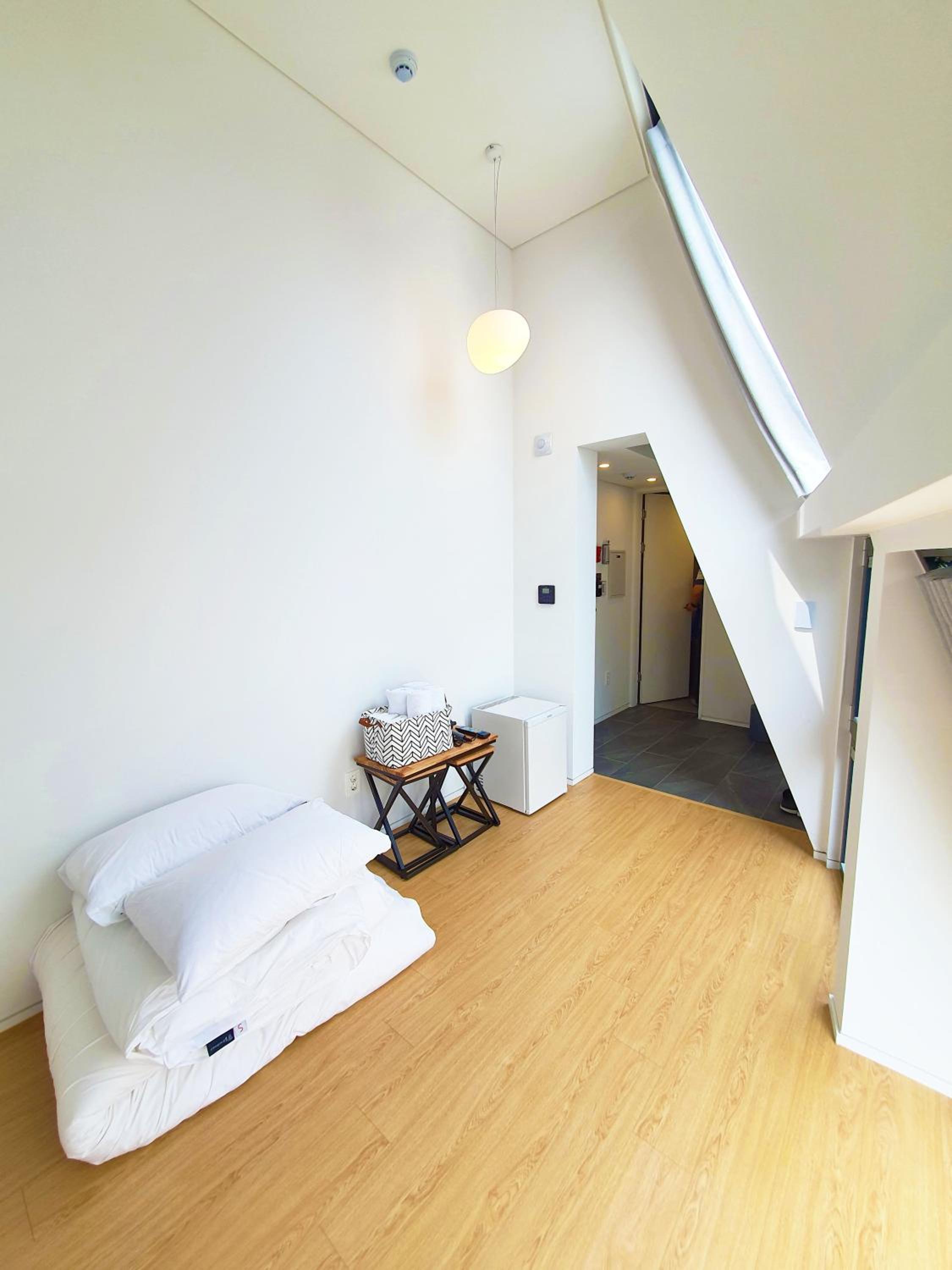 YOLO Guesthouse