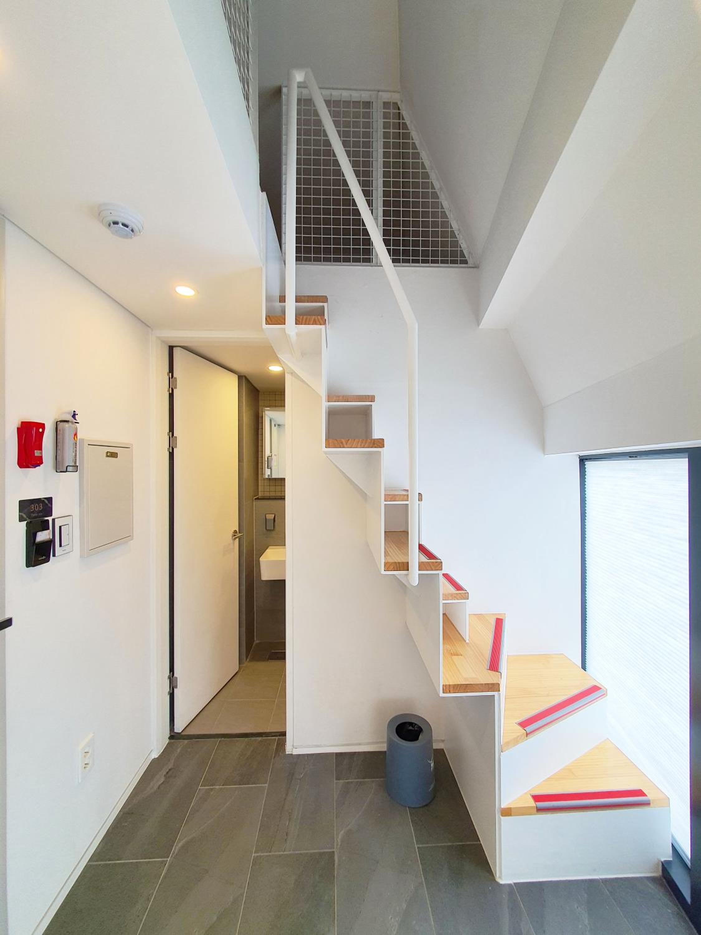 YOLO Guesthouse