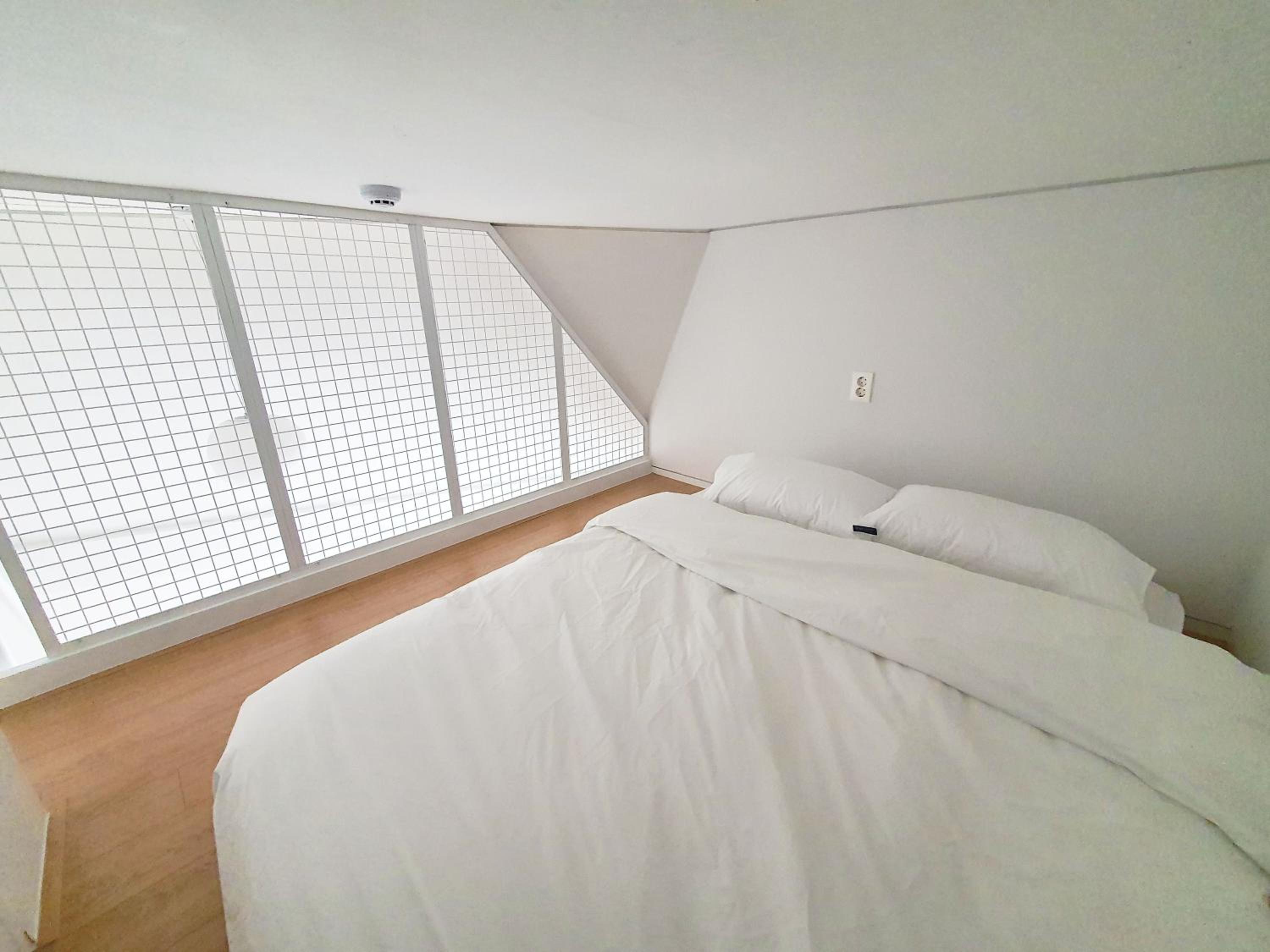 YOLO Guesthouse