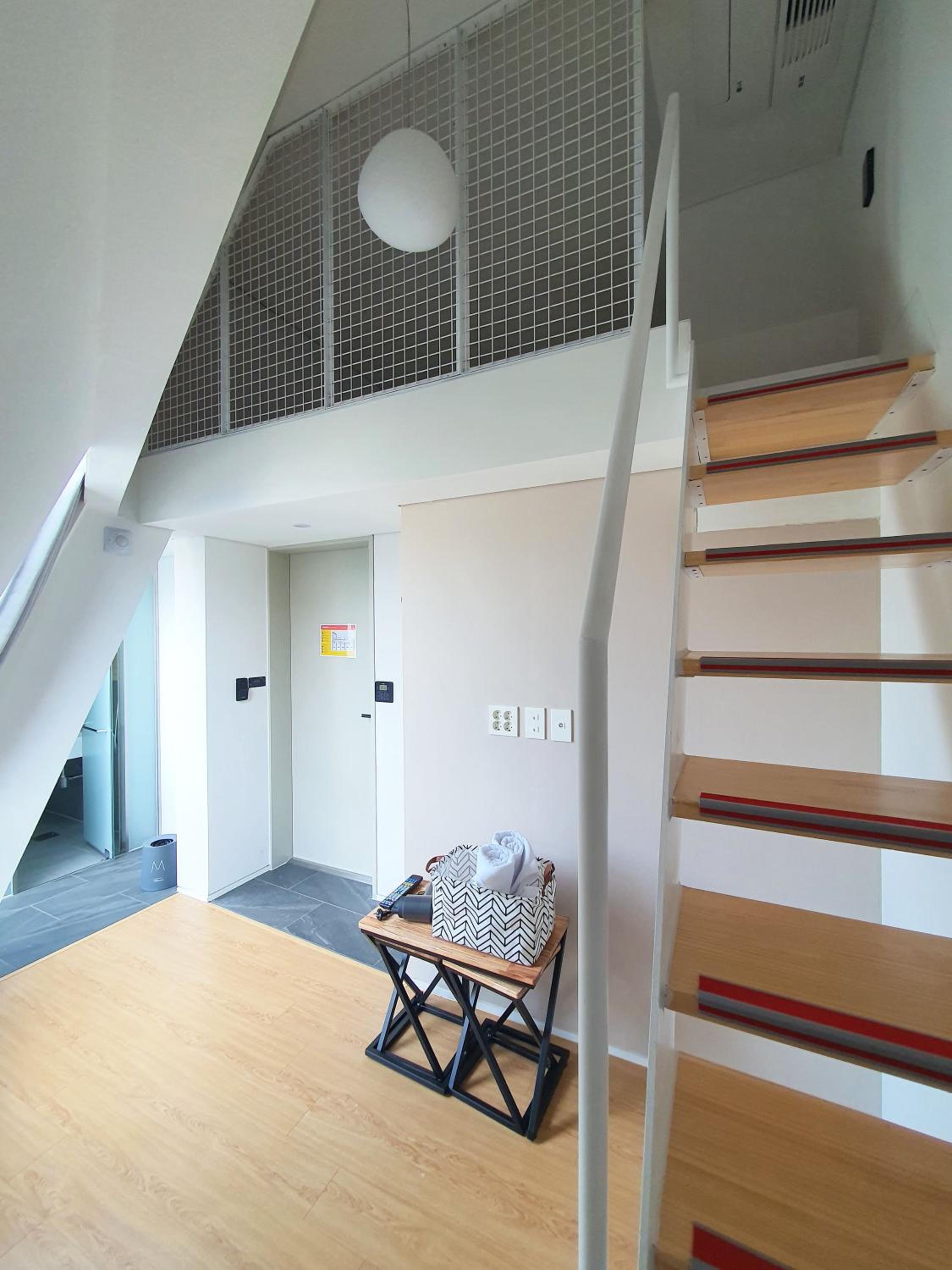 YOLO Guesthouse
