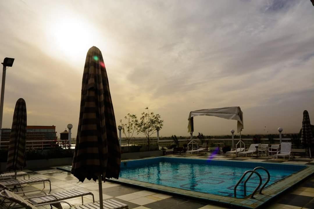 New Pola Hotel photo 2