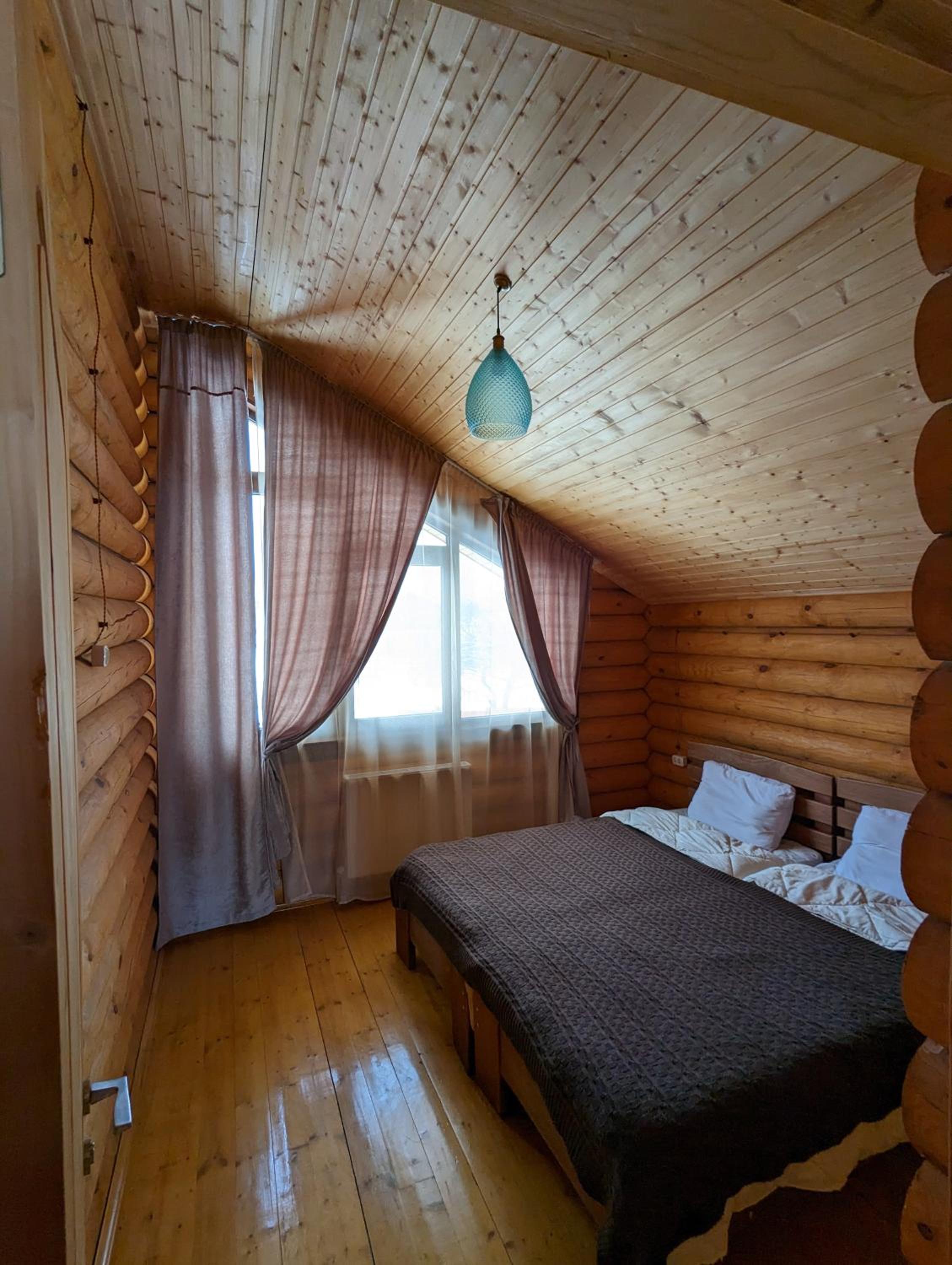 LOG HOUSE