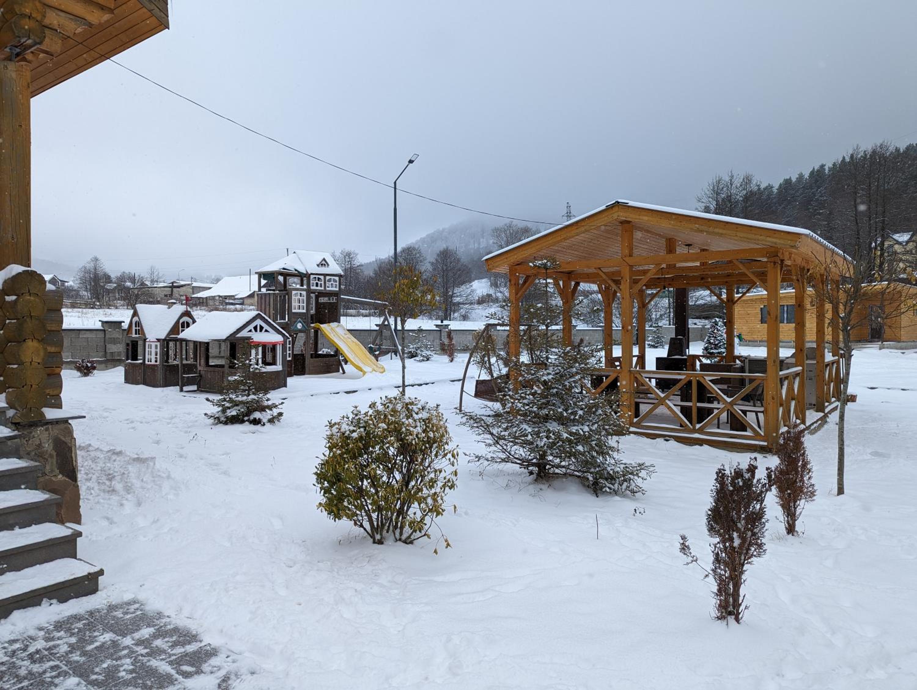 LOG HOUSE