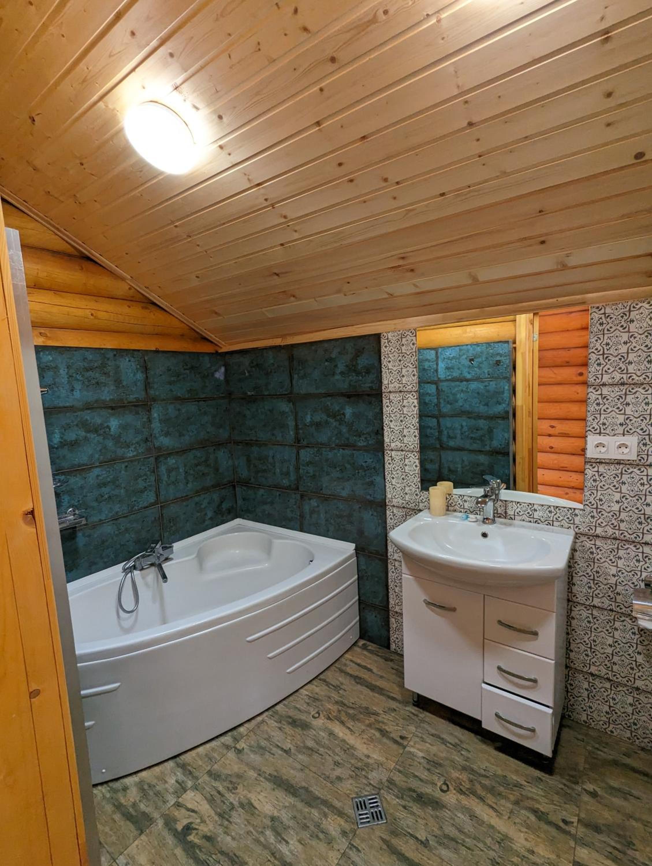 LOG HOUSE