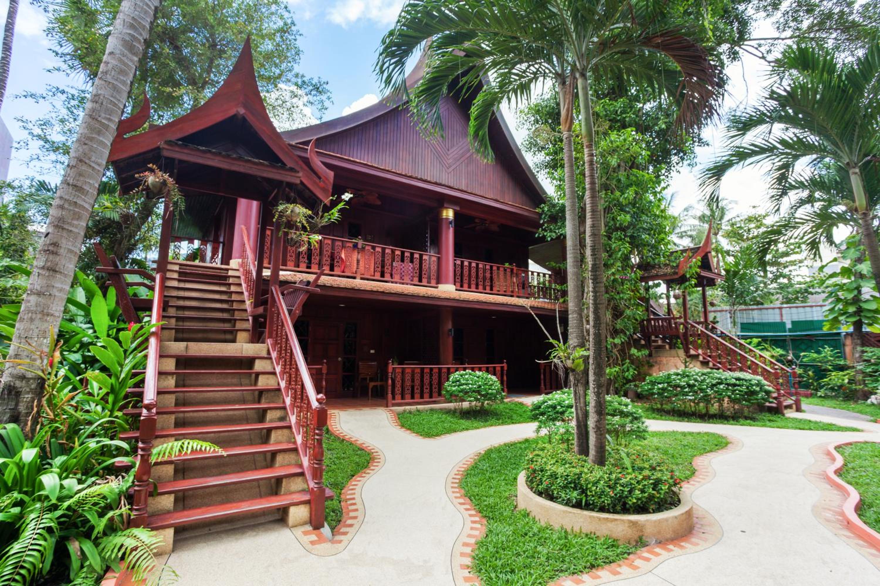 Hotel Royal Phawadee Village Patong - 2 Minutes walk to the beach - Image 1