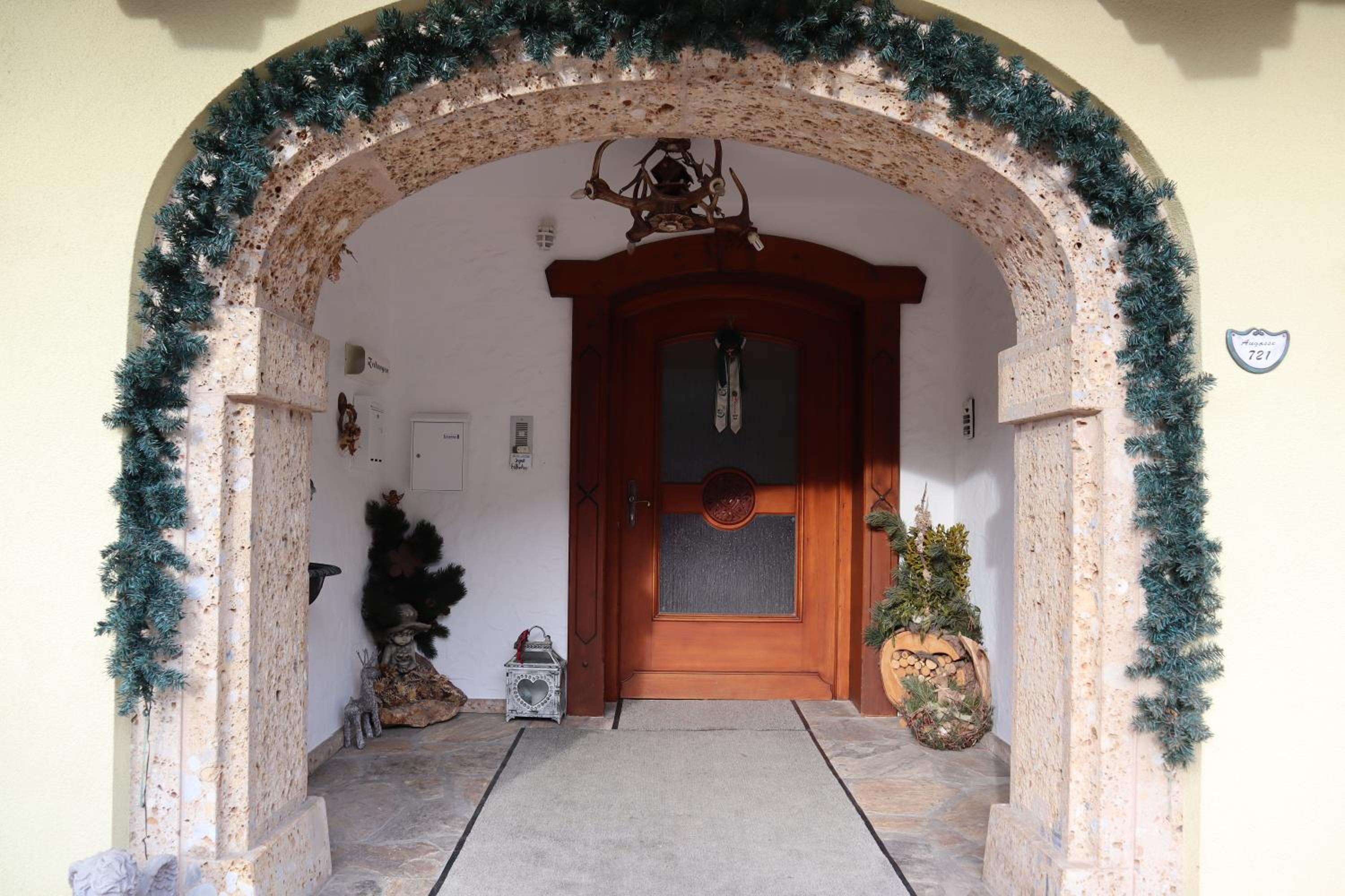 Landhaus-Appartements Warraich