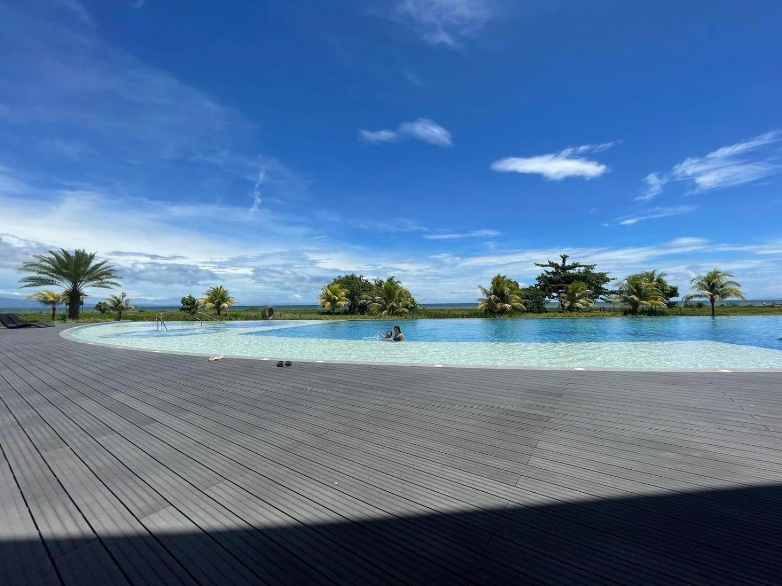 Seafront Residences Vacation Getaway view 5