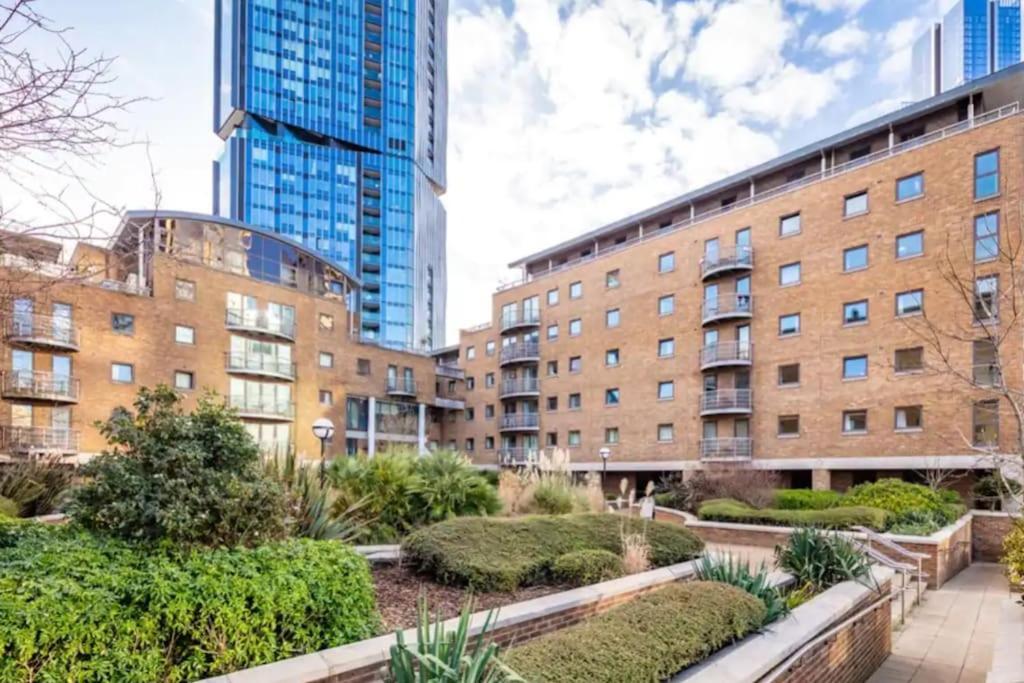 1 Bedroom Flat with Free Parking